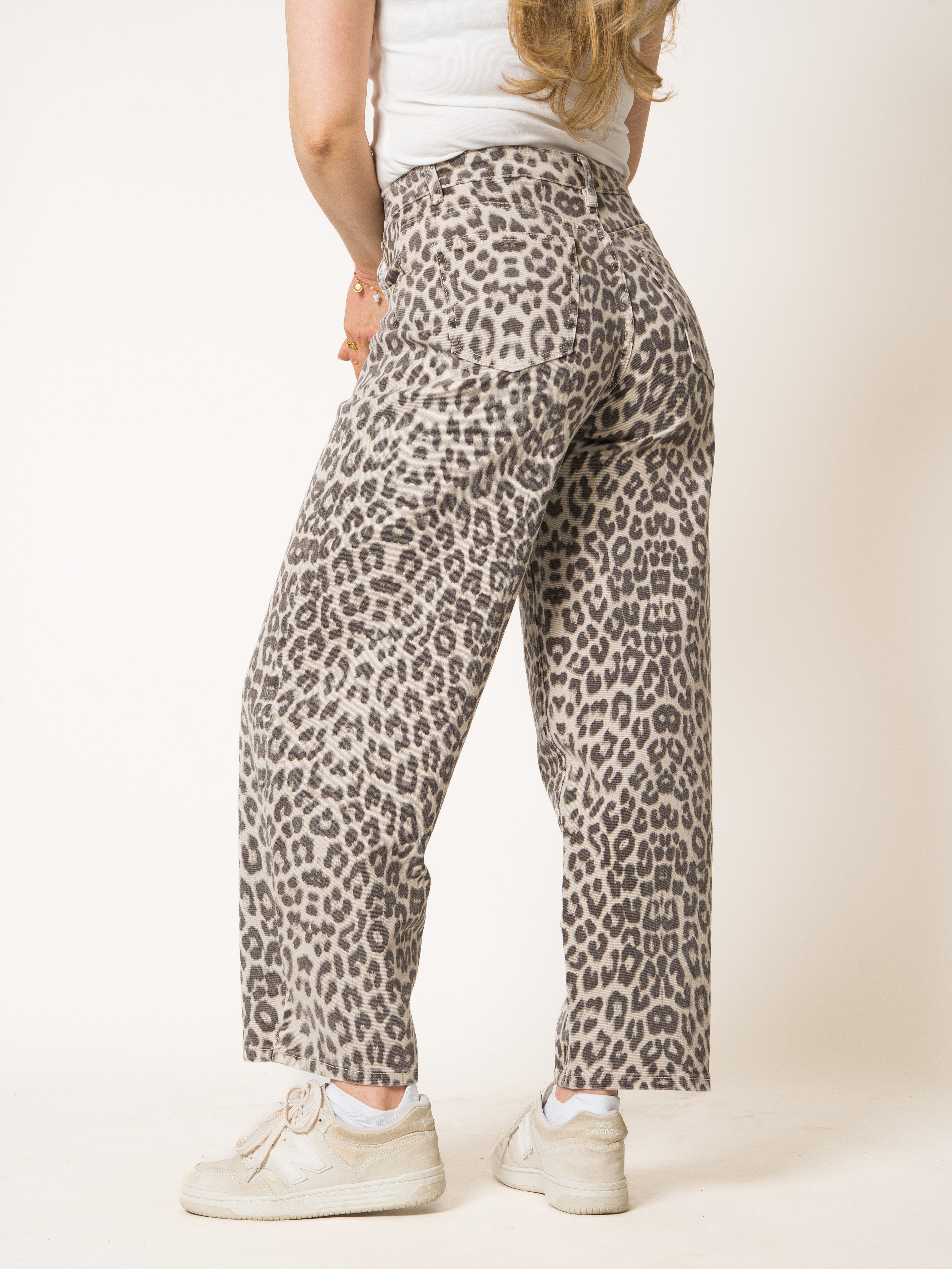 Balloon Fit Leo Jeans