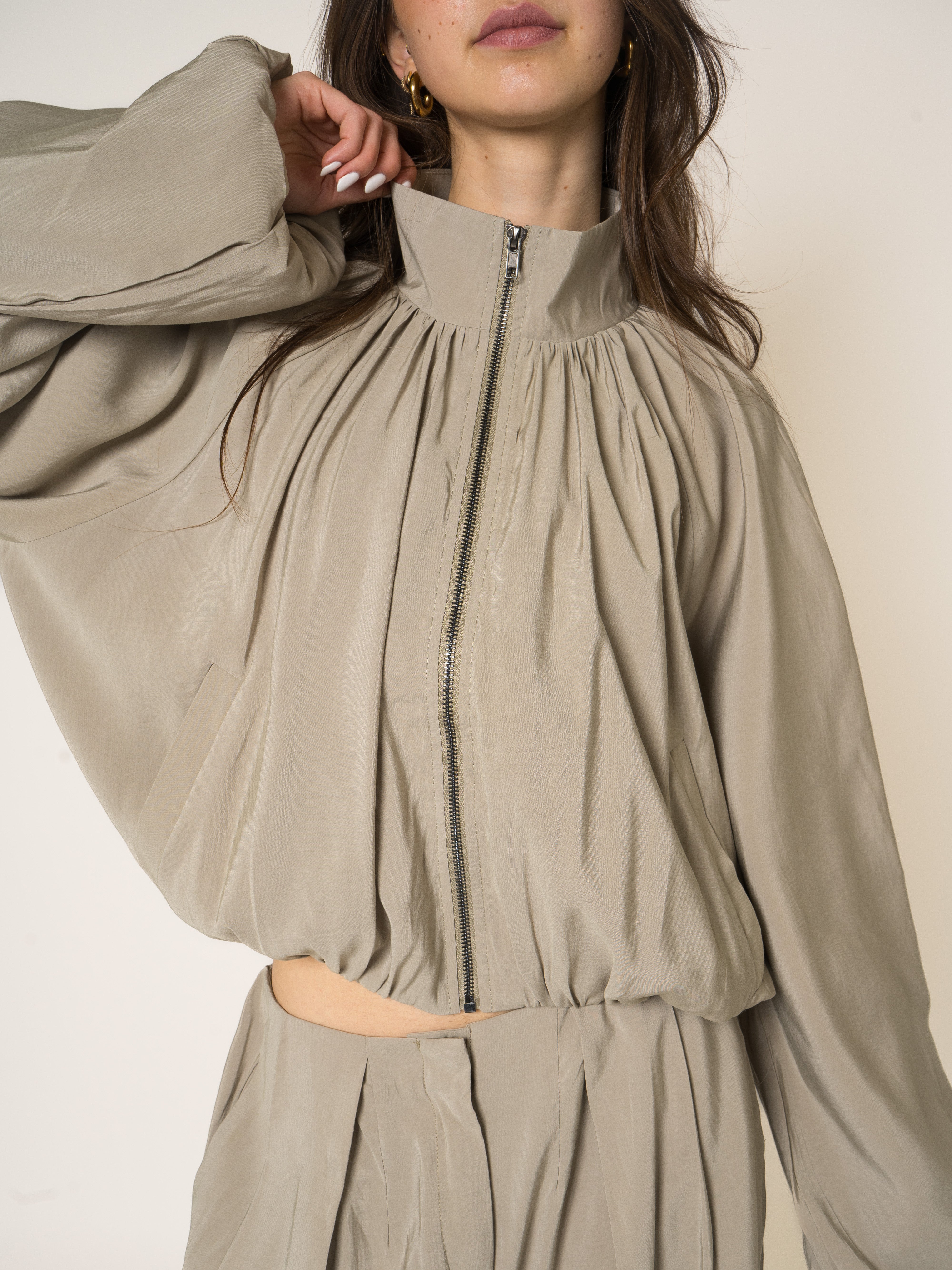 #Farbe_Taupe