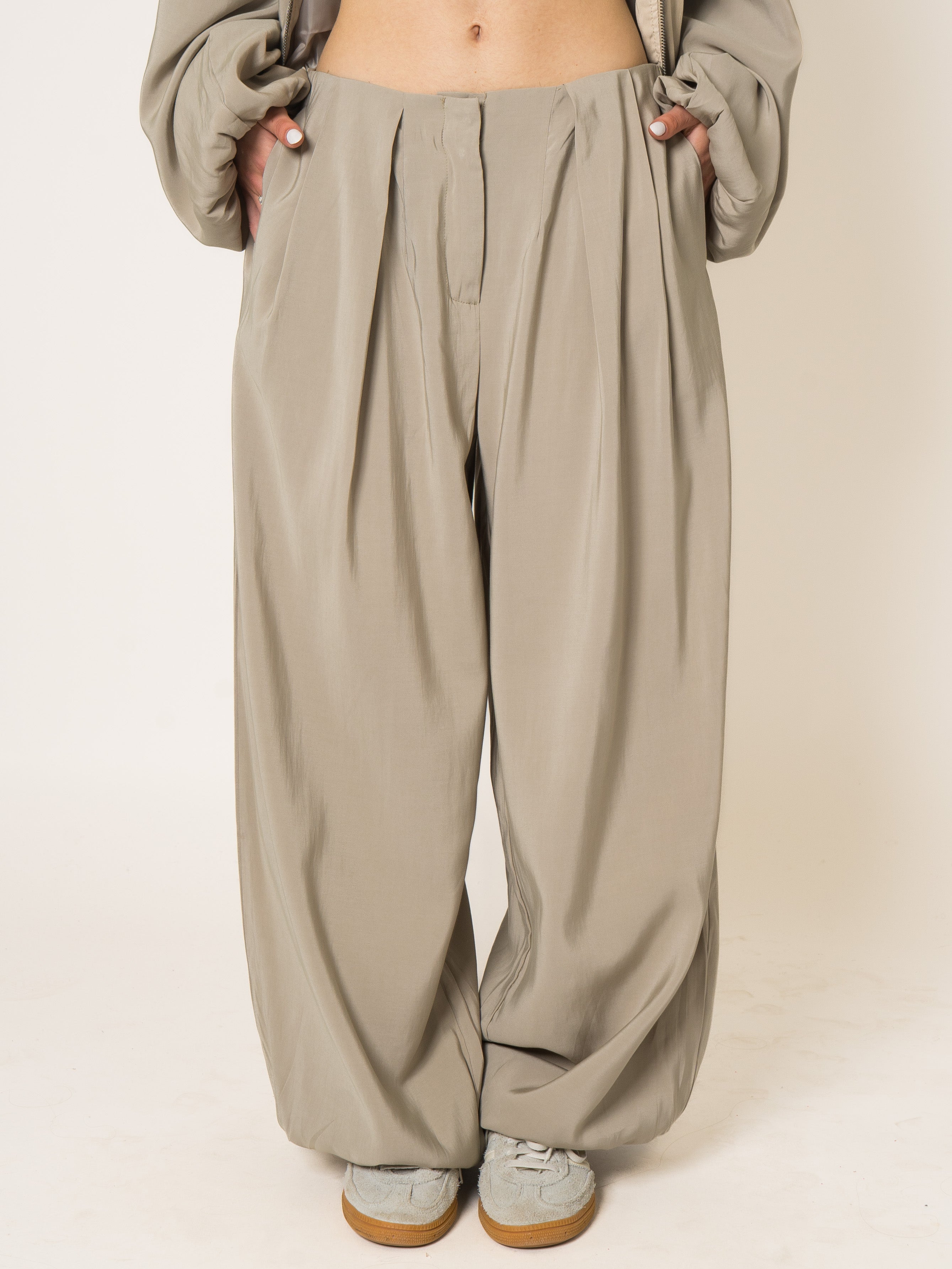 #Farbe_Taupe
