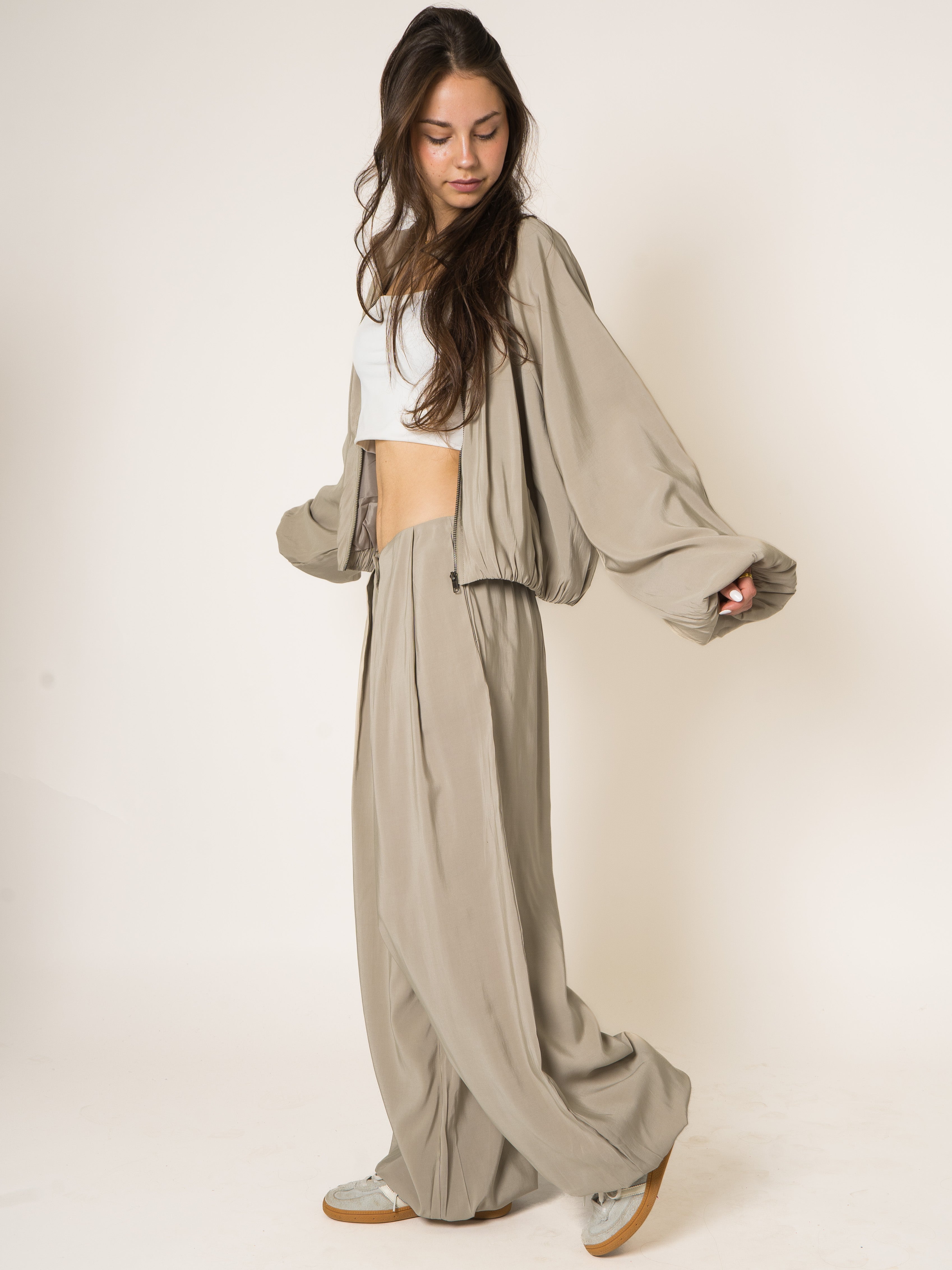 #Farbe_Taupe