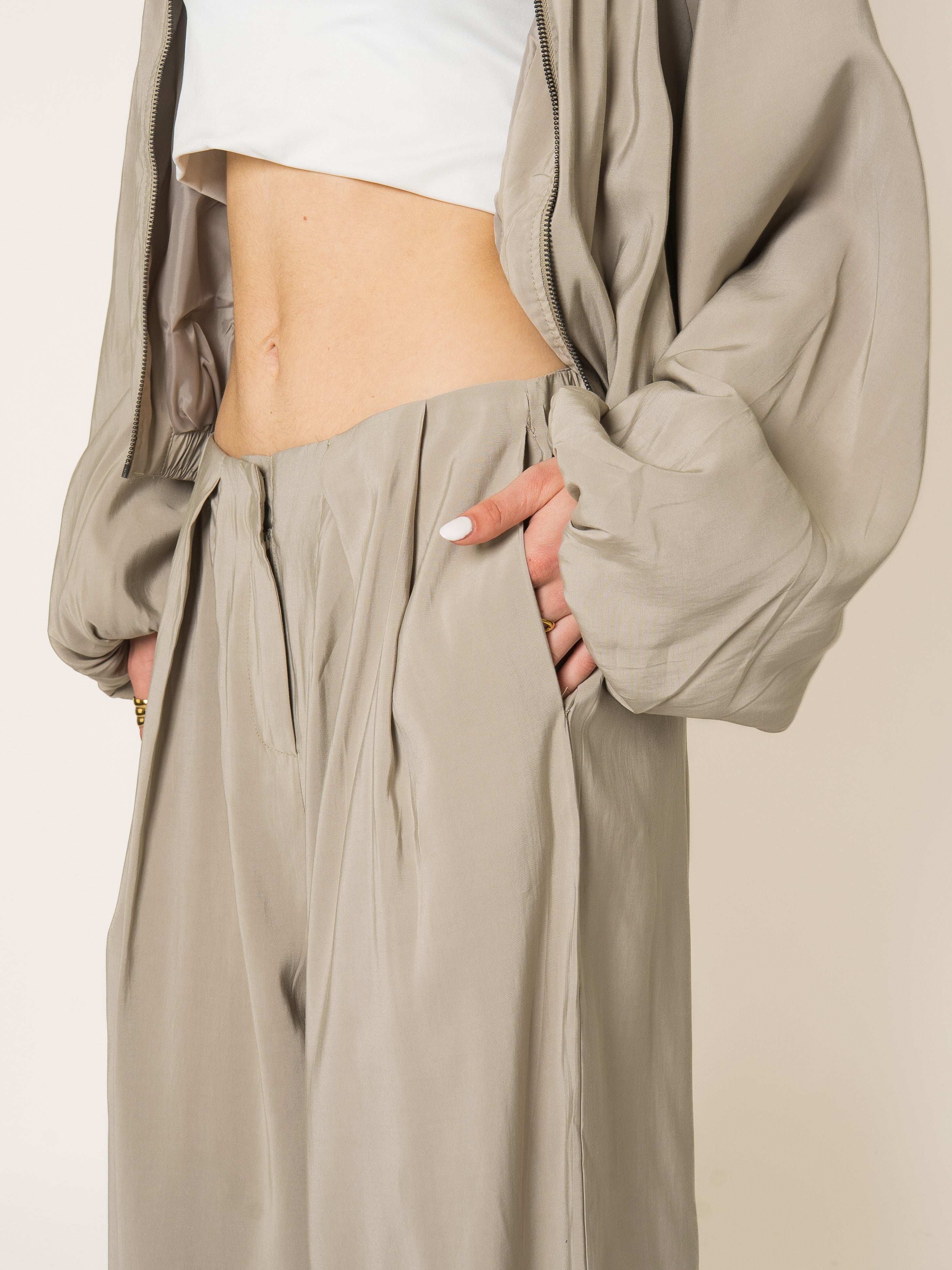 #Farbe_Taupe