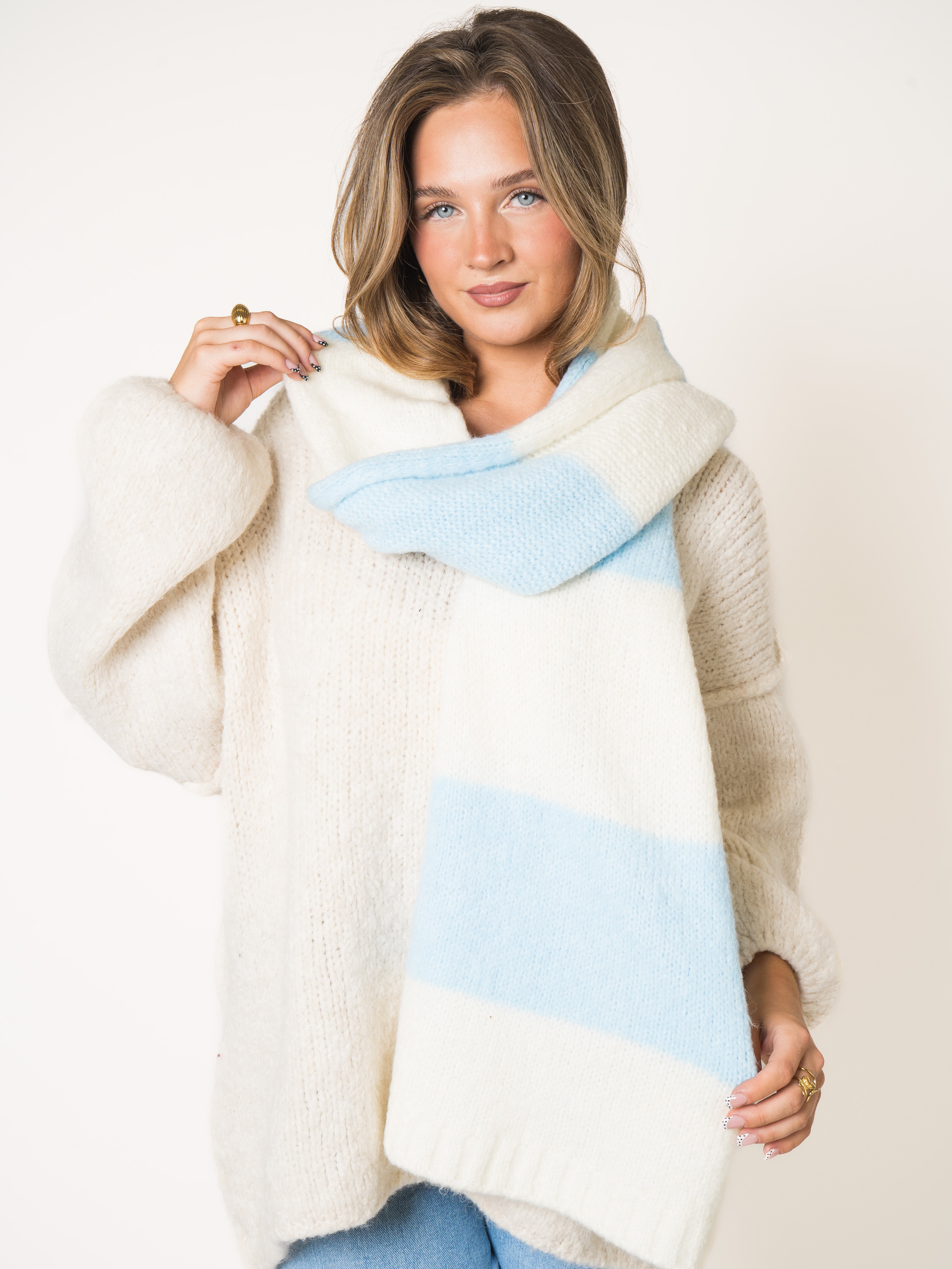 #Farbe_Weiß mit Blau