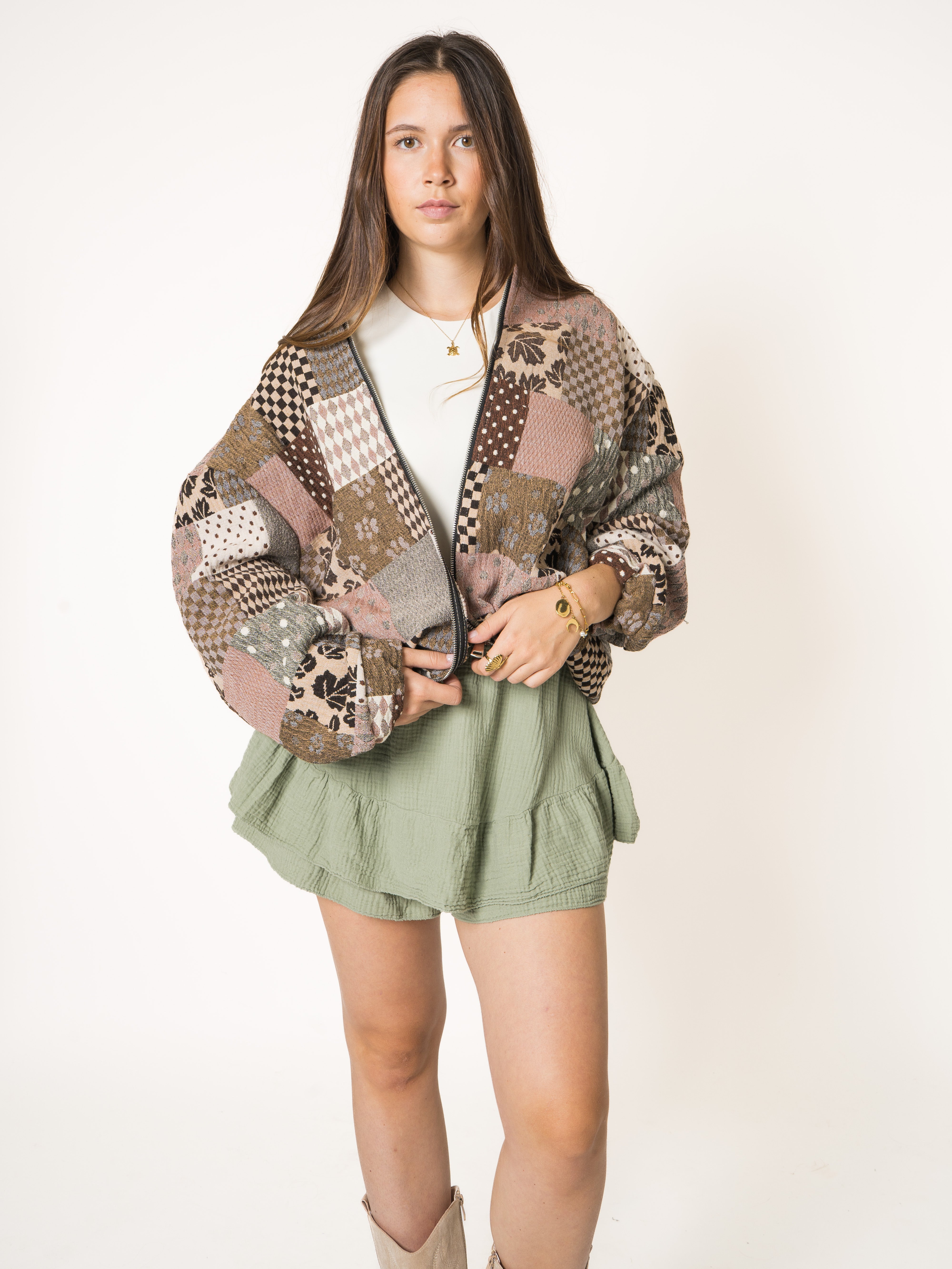 #Farbe_Khaki