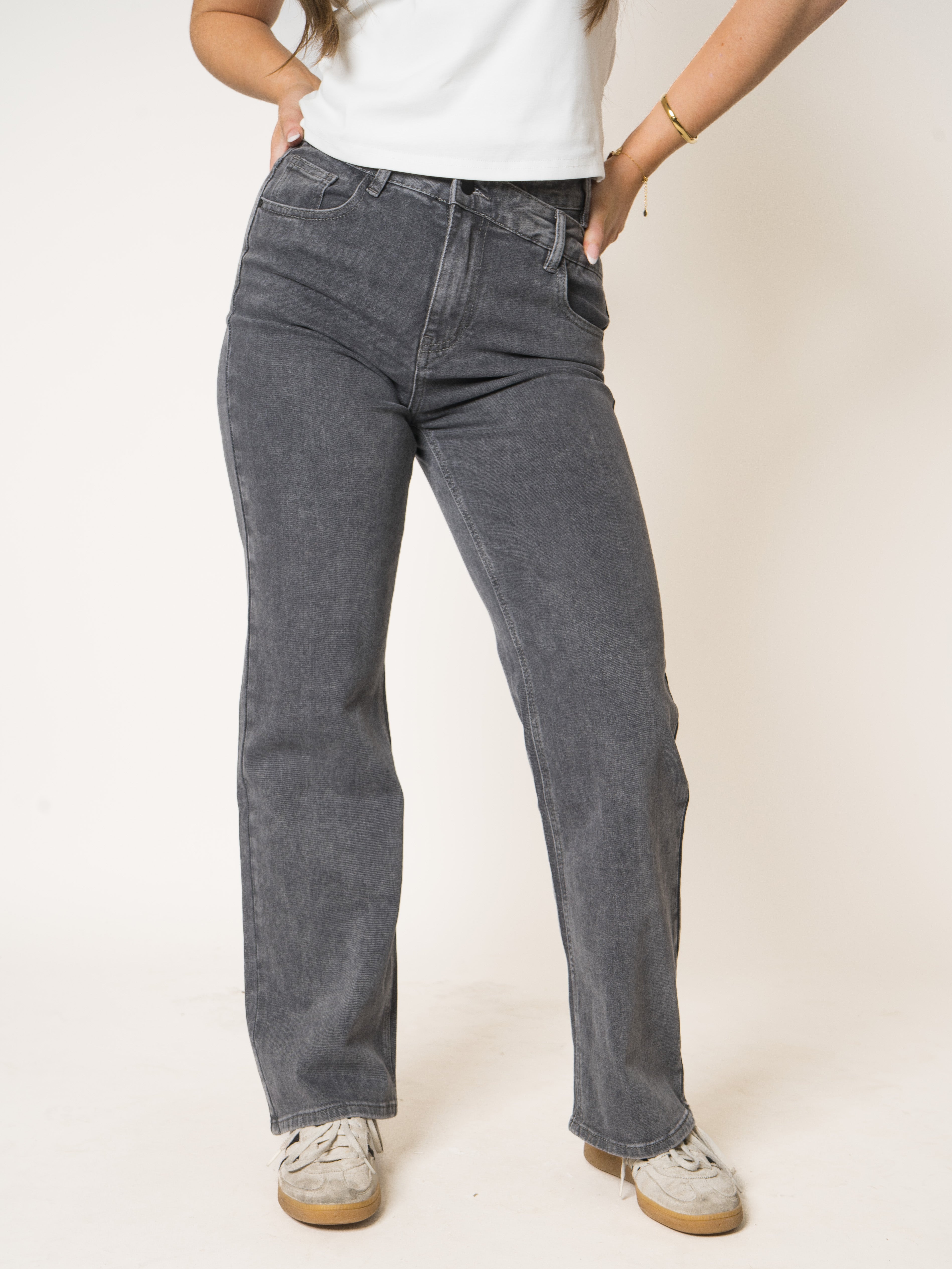 Wide Leg Jeans Asymmetrischer Bund