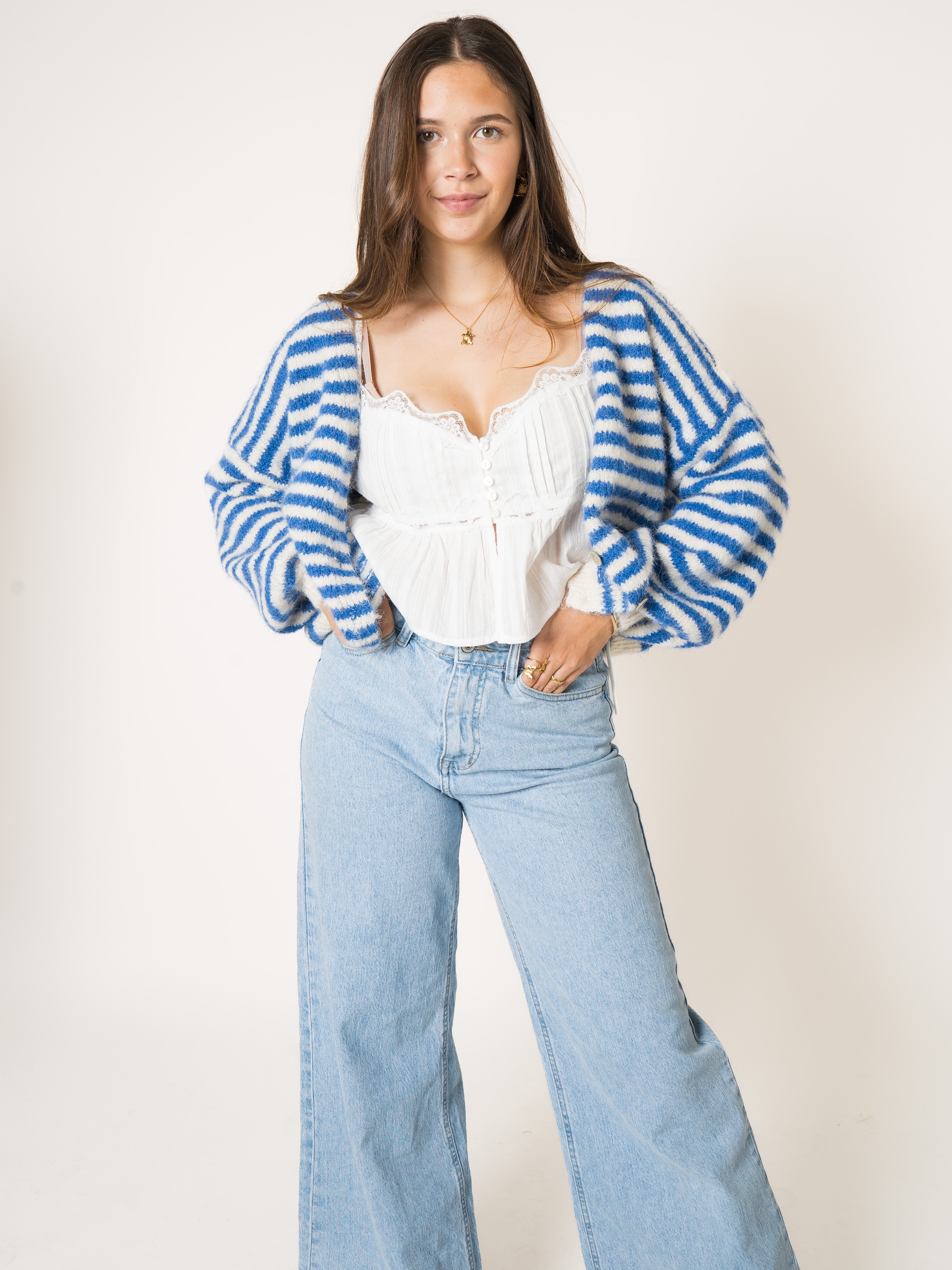 #Farbe_Weiß mit Blau