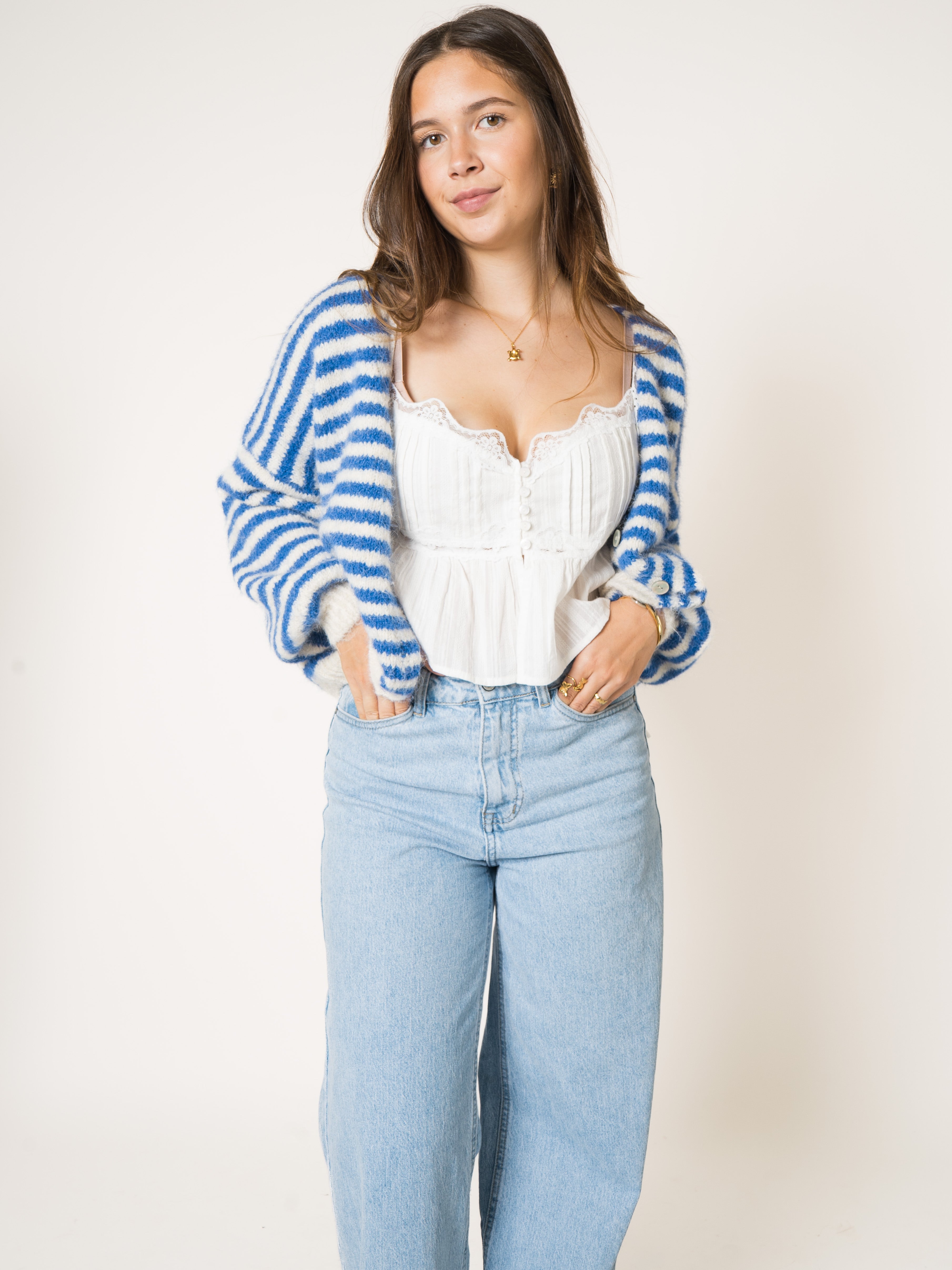 #Farbe_Weiß mit Blau