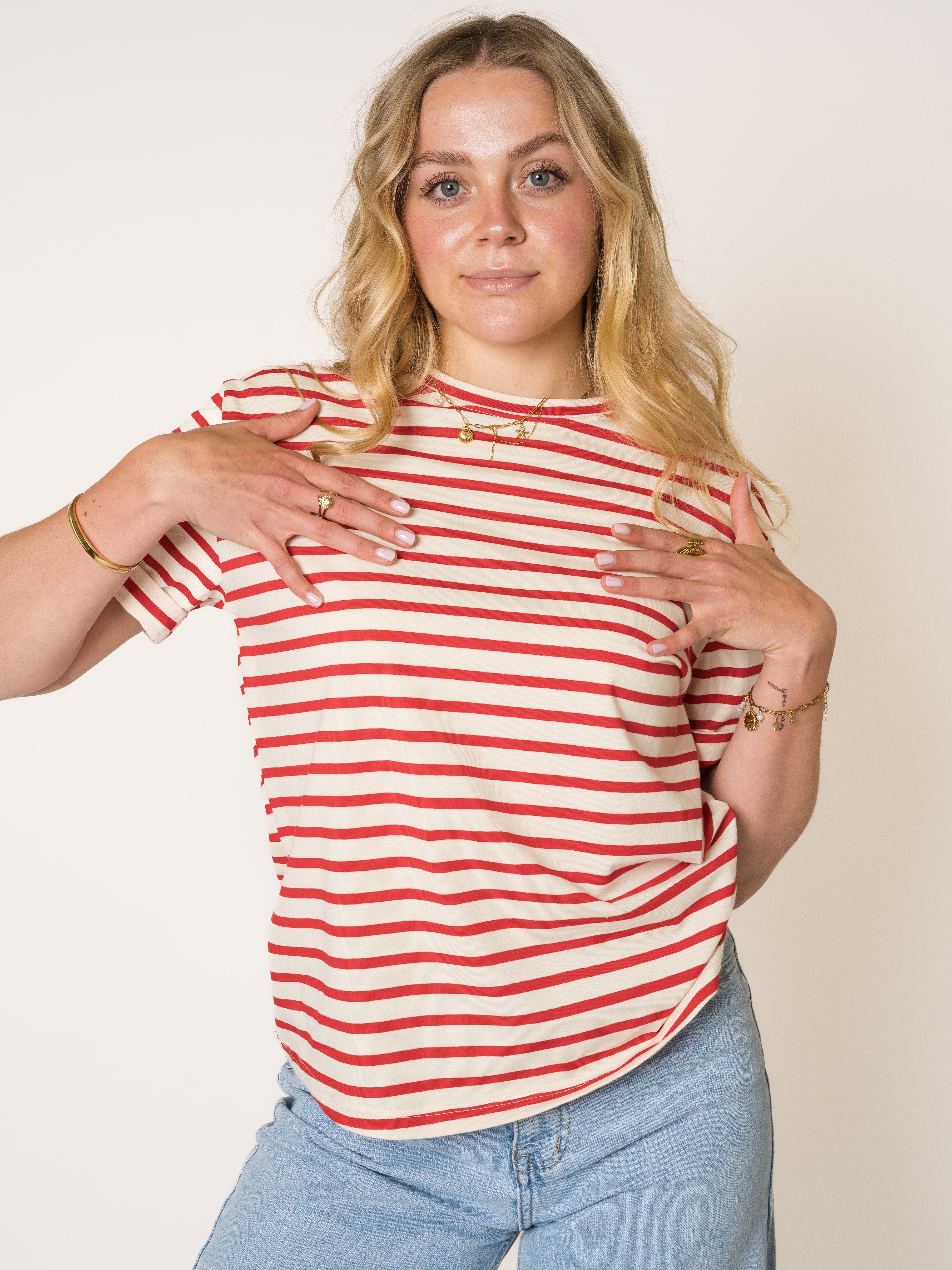#Farbe_Weiß mit Rot