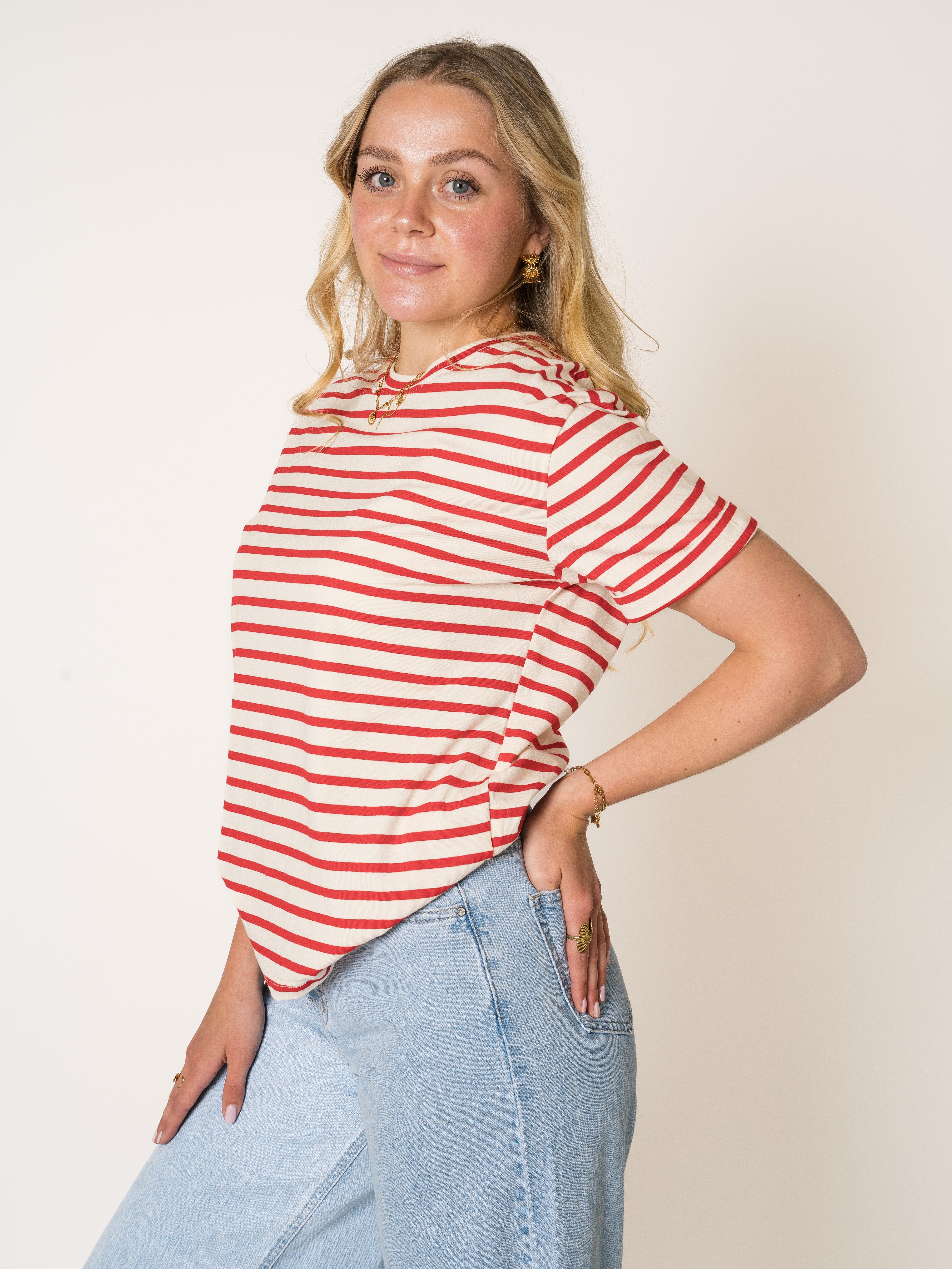#Farbe_Weiß mit Rot