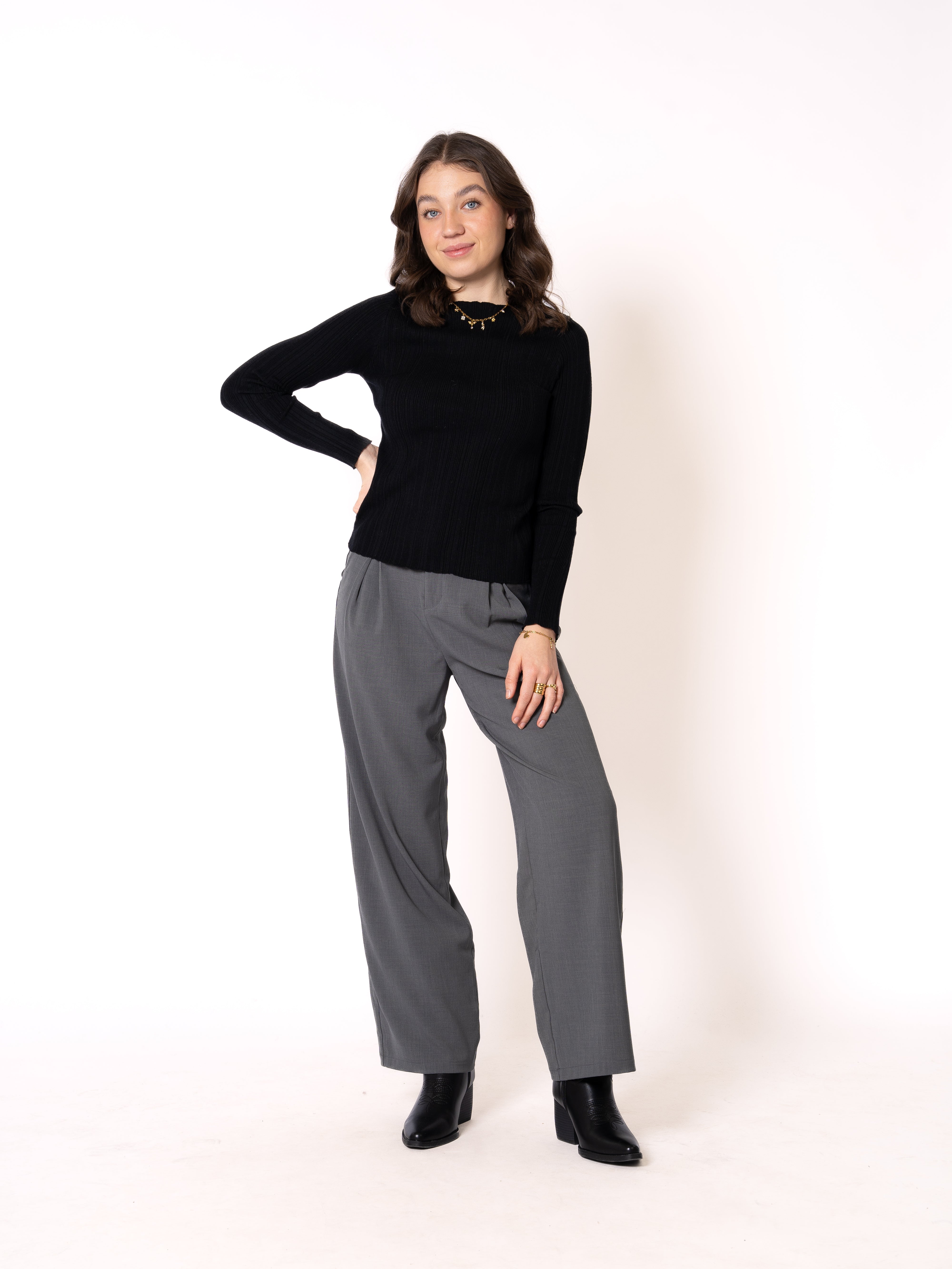 Ellara Ribbed Knit Longsleeve - Schwarz
