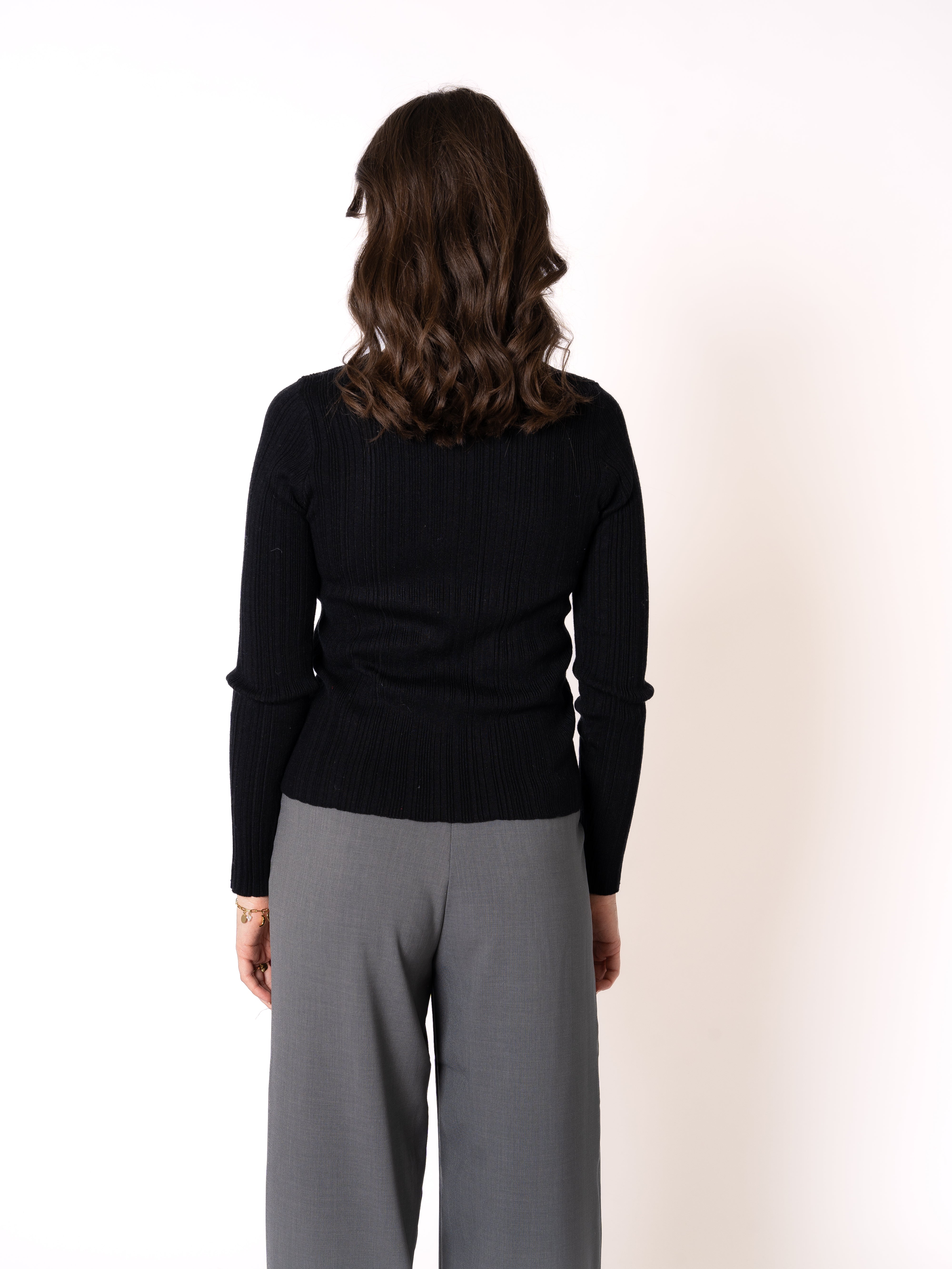 Ellara Ribbed Knit Longsleeve - Schwarz