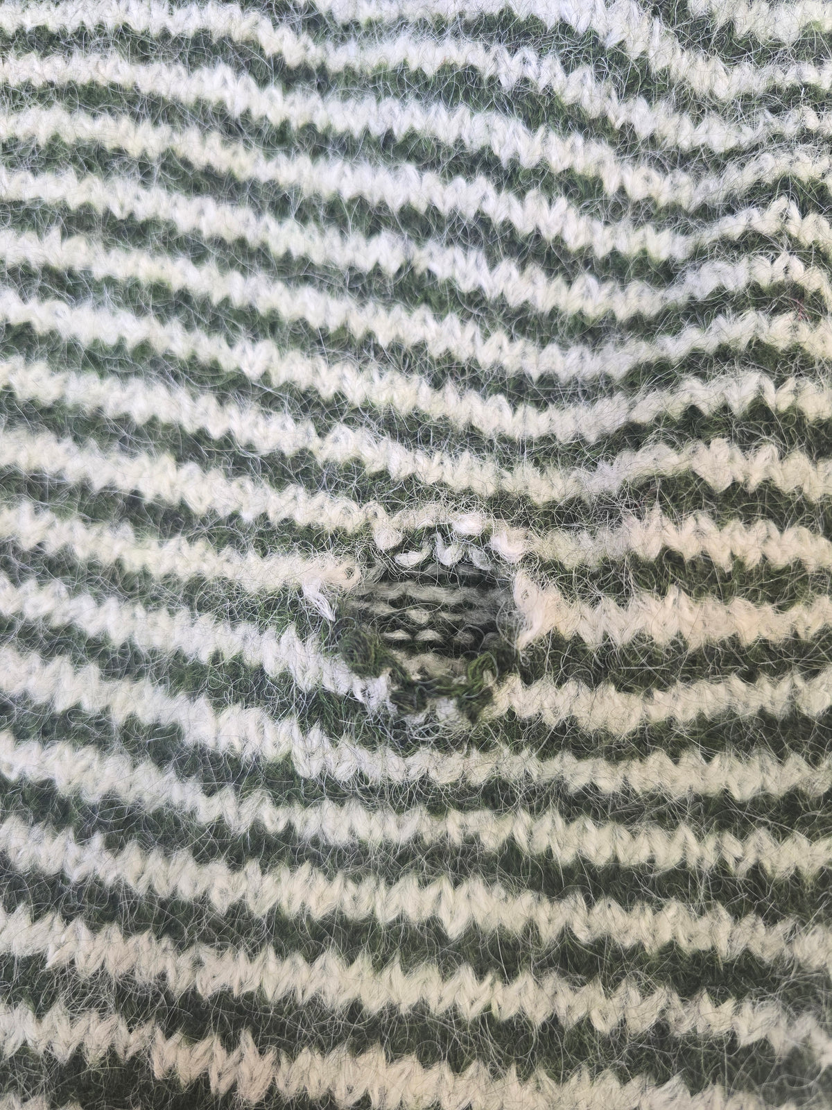LUCKY DEAL 2371 Thin Stripes Knit Sweater - Grün mit Weiß - vom Umtausch ausgeschlossen -
