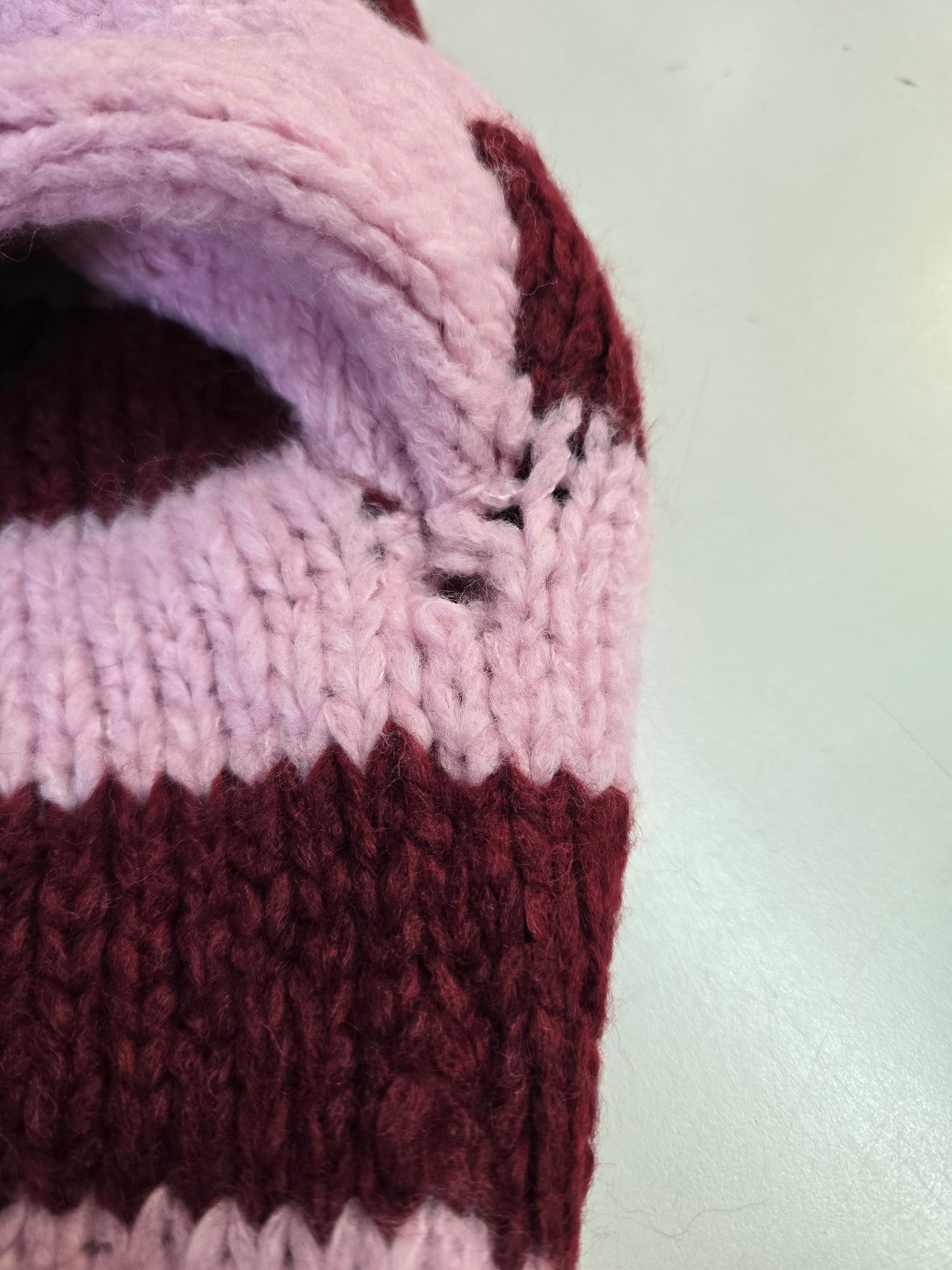 LUCKY DEAL 2027 Most Wanted Knit Cardigan - Dunkelrot mit Rosa - vom Umtausch ausgeschlossen -