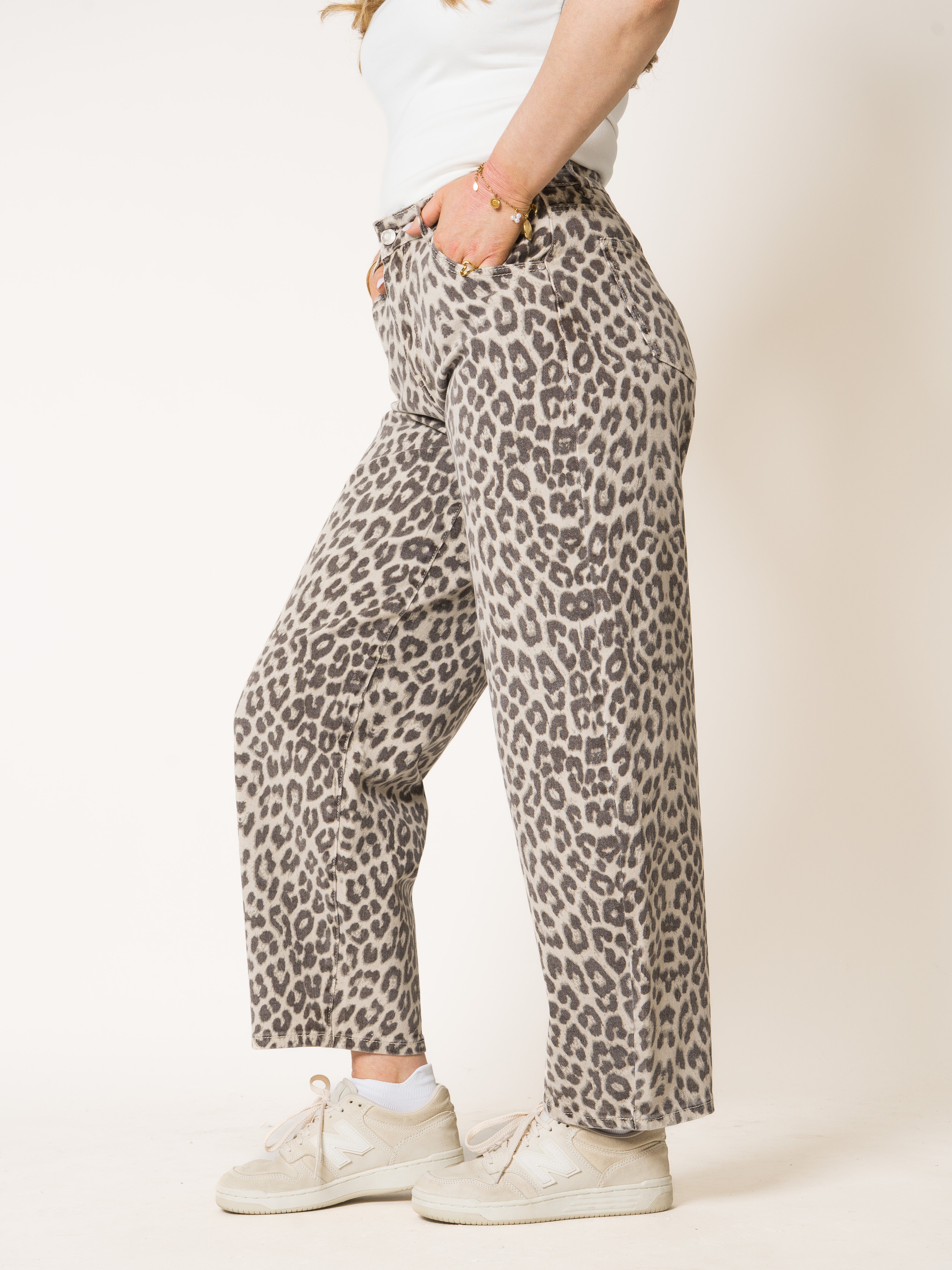 Balloon Fit Leo Jeans