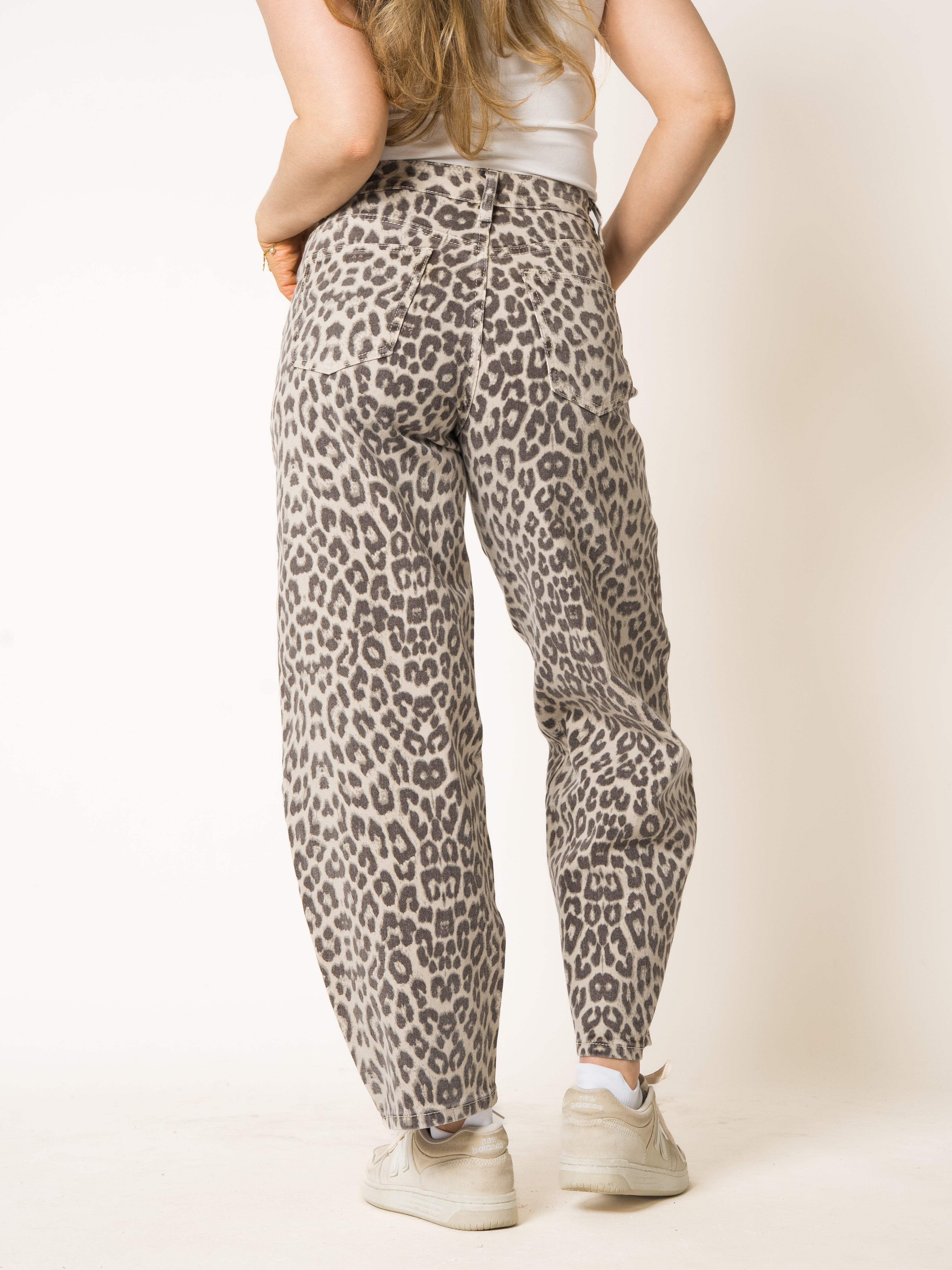 Balloon Fit Leo Jeans