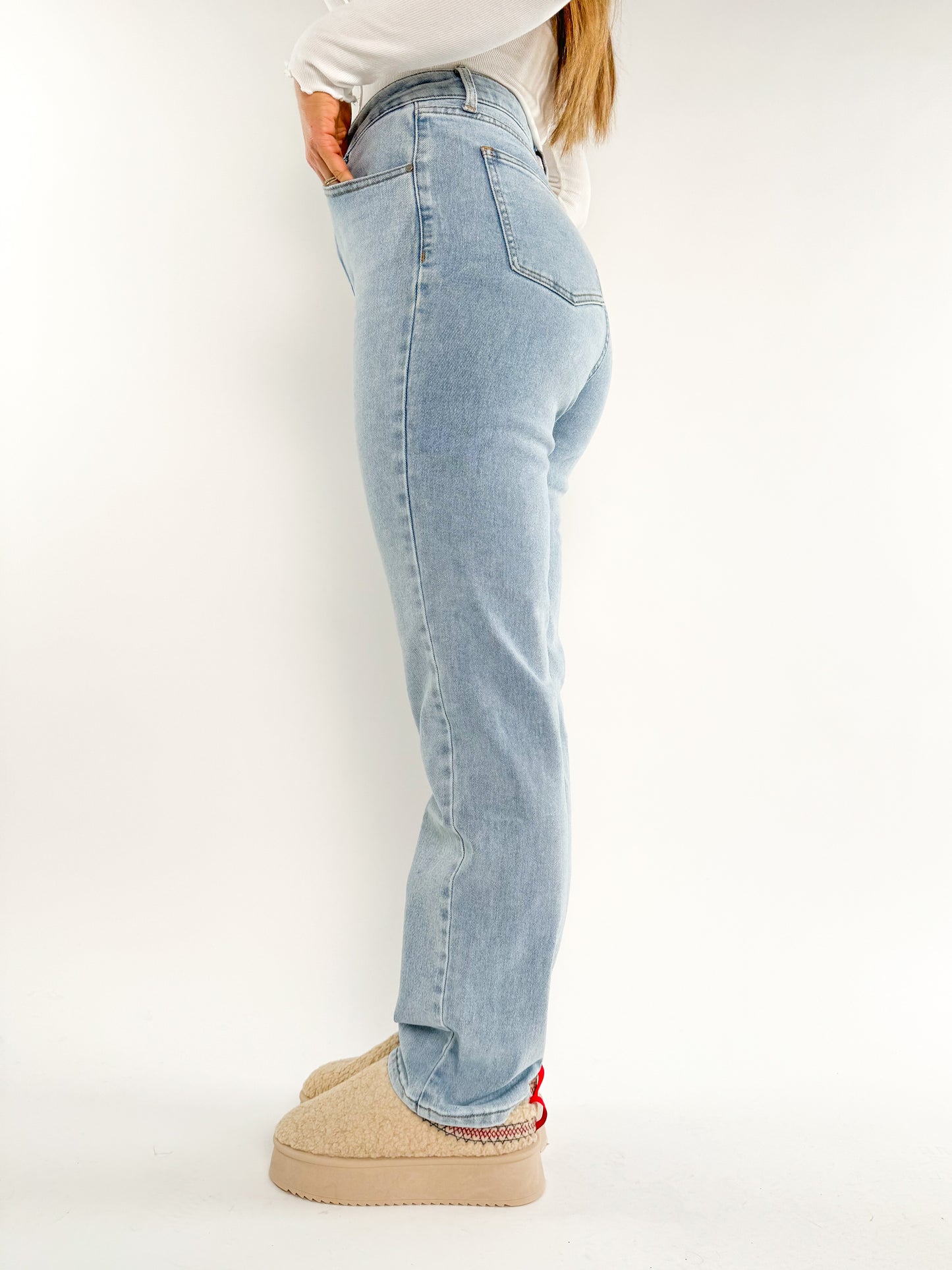 Simple Chic Straight Fit Jeans