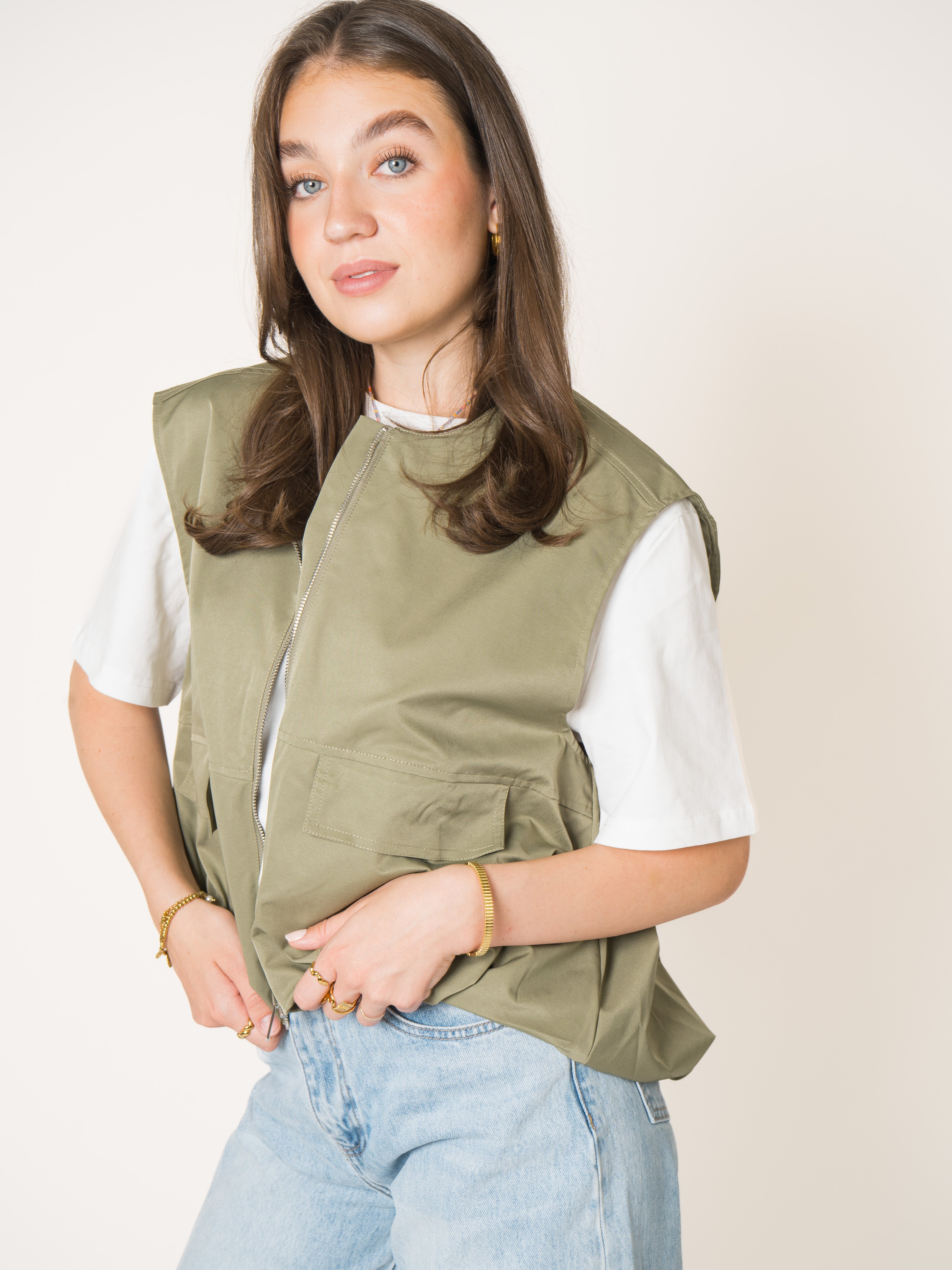 #Farbe_Khaki