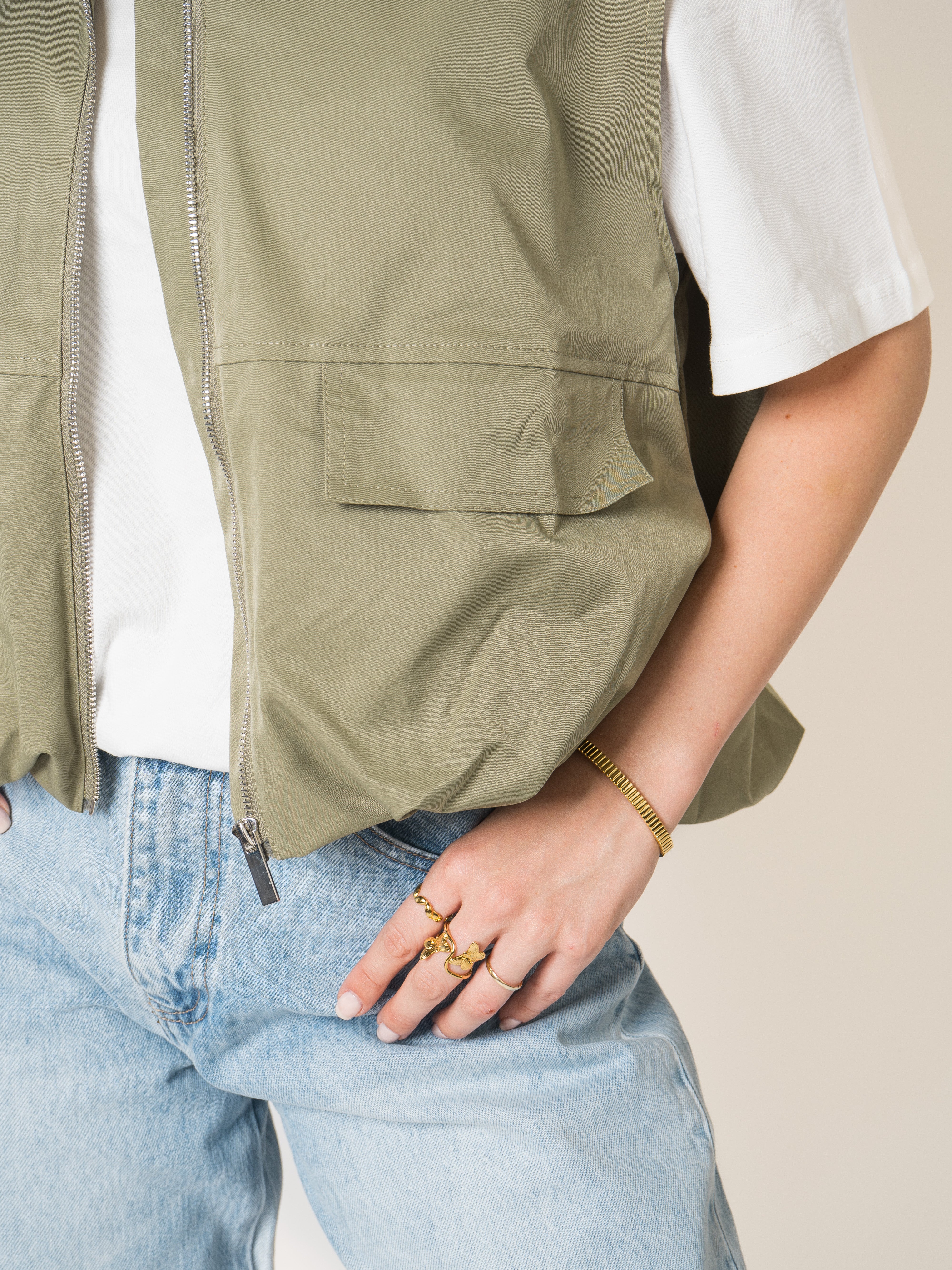 #Farbe_Khaki