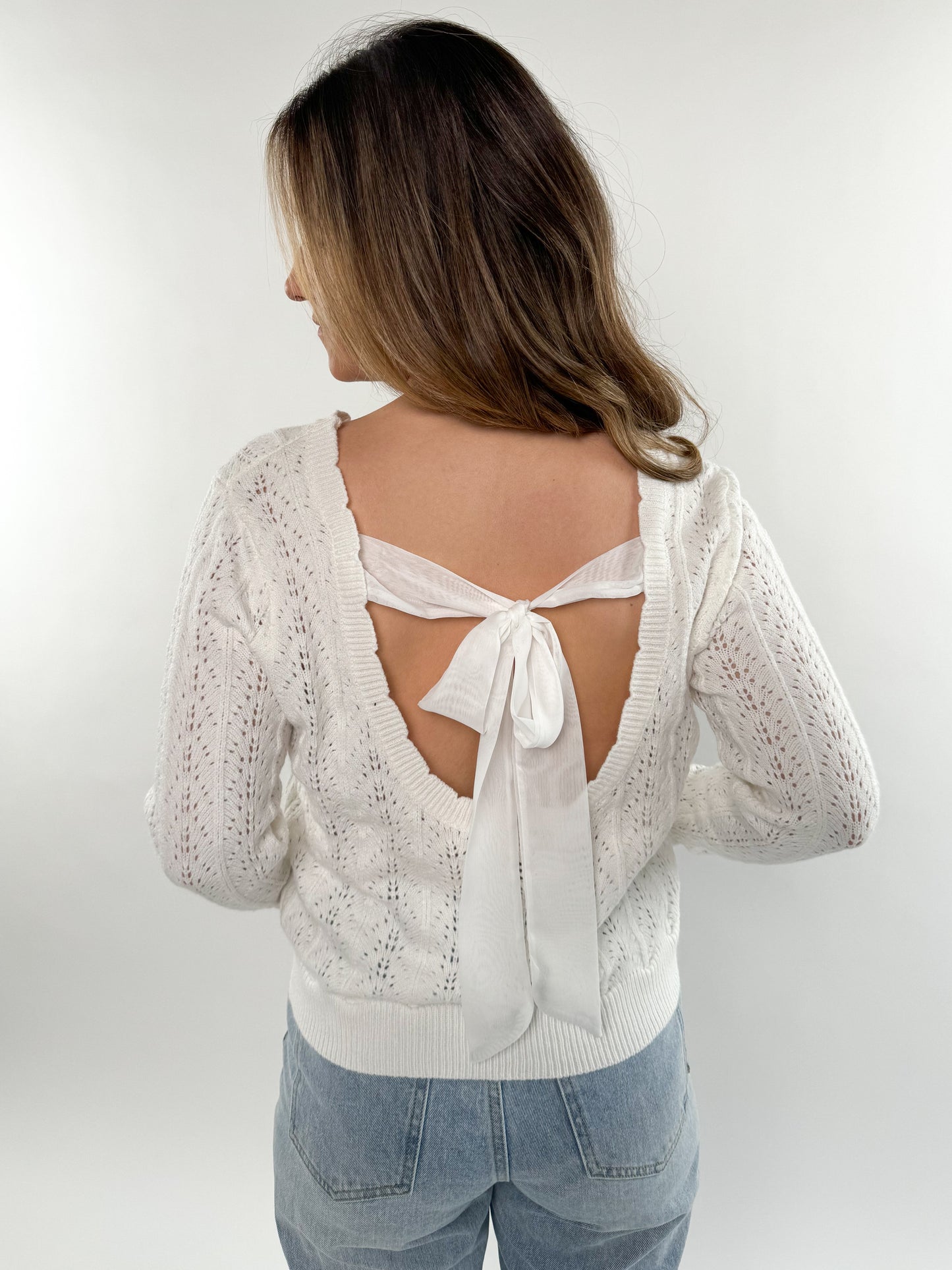 Graceful Back Bow Lace Sweater - weiss