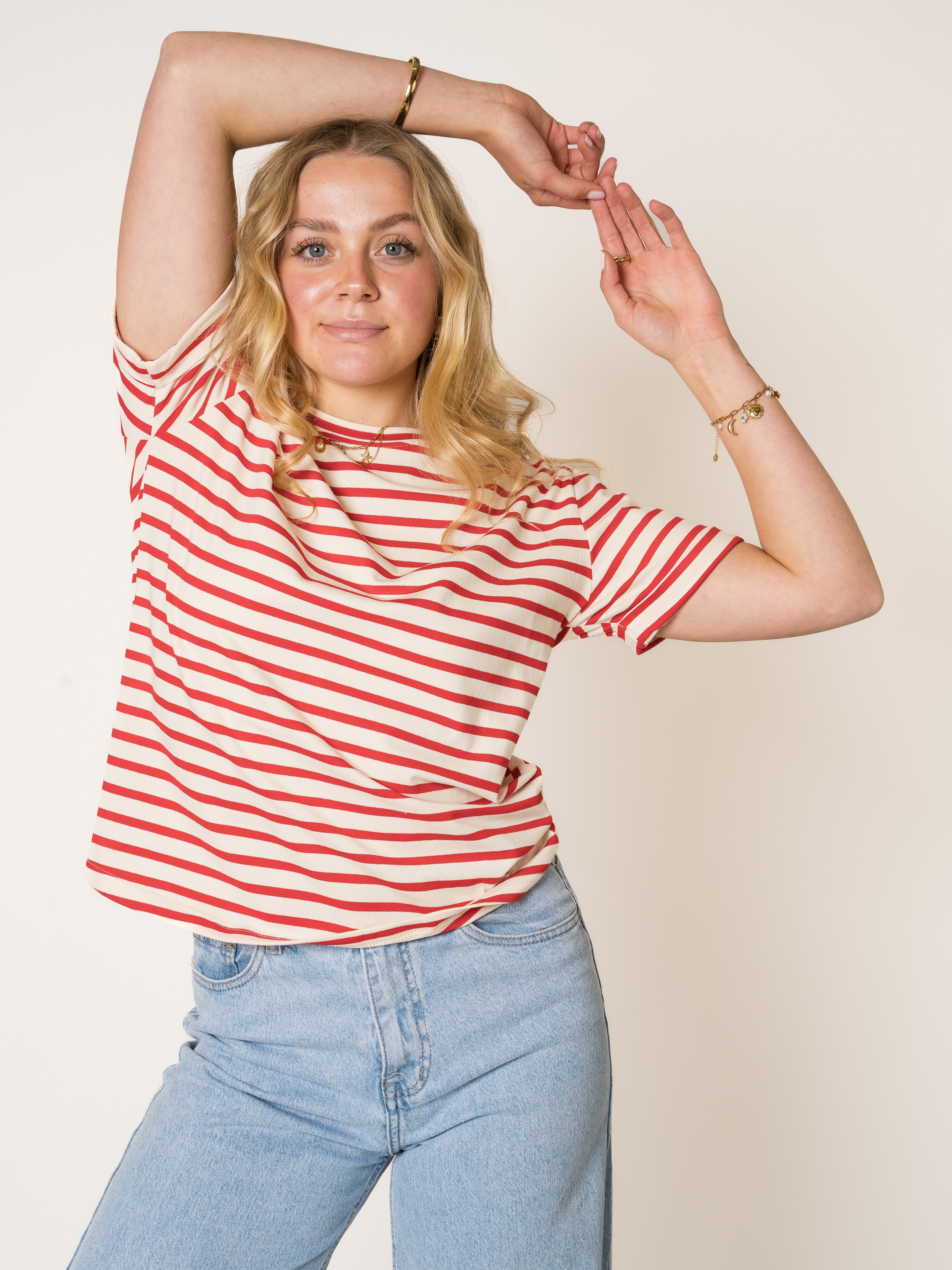 #Farbe_Weiß mit Rot