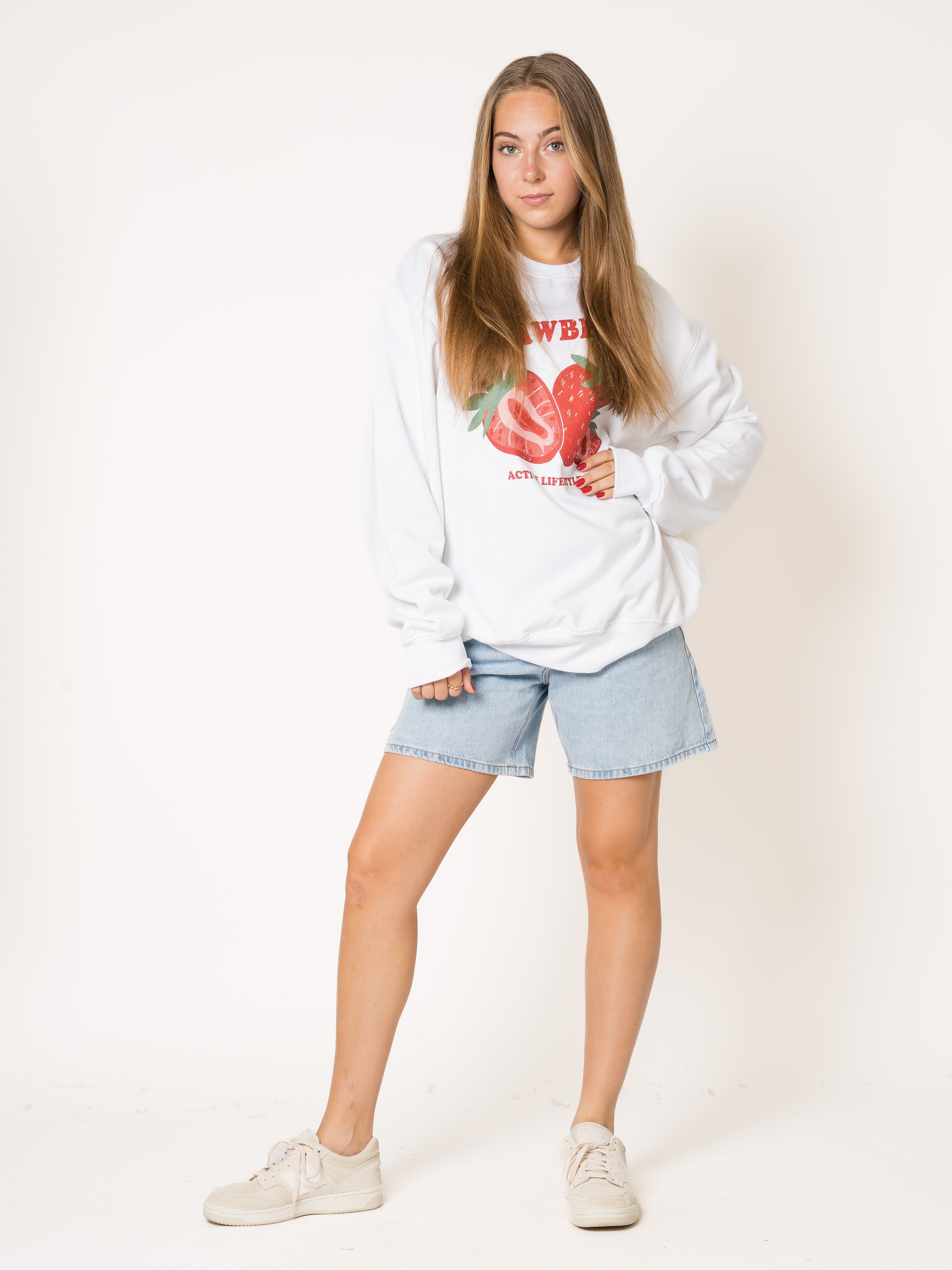 LUCKY DEAL 1562 Strawberry Oversize Sweater - Weiß - vom Umtausch ausgeschlossen -