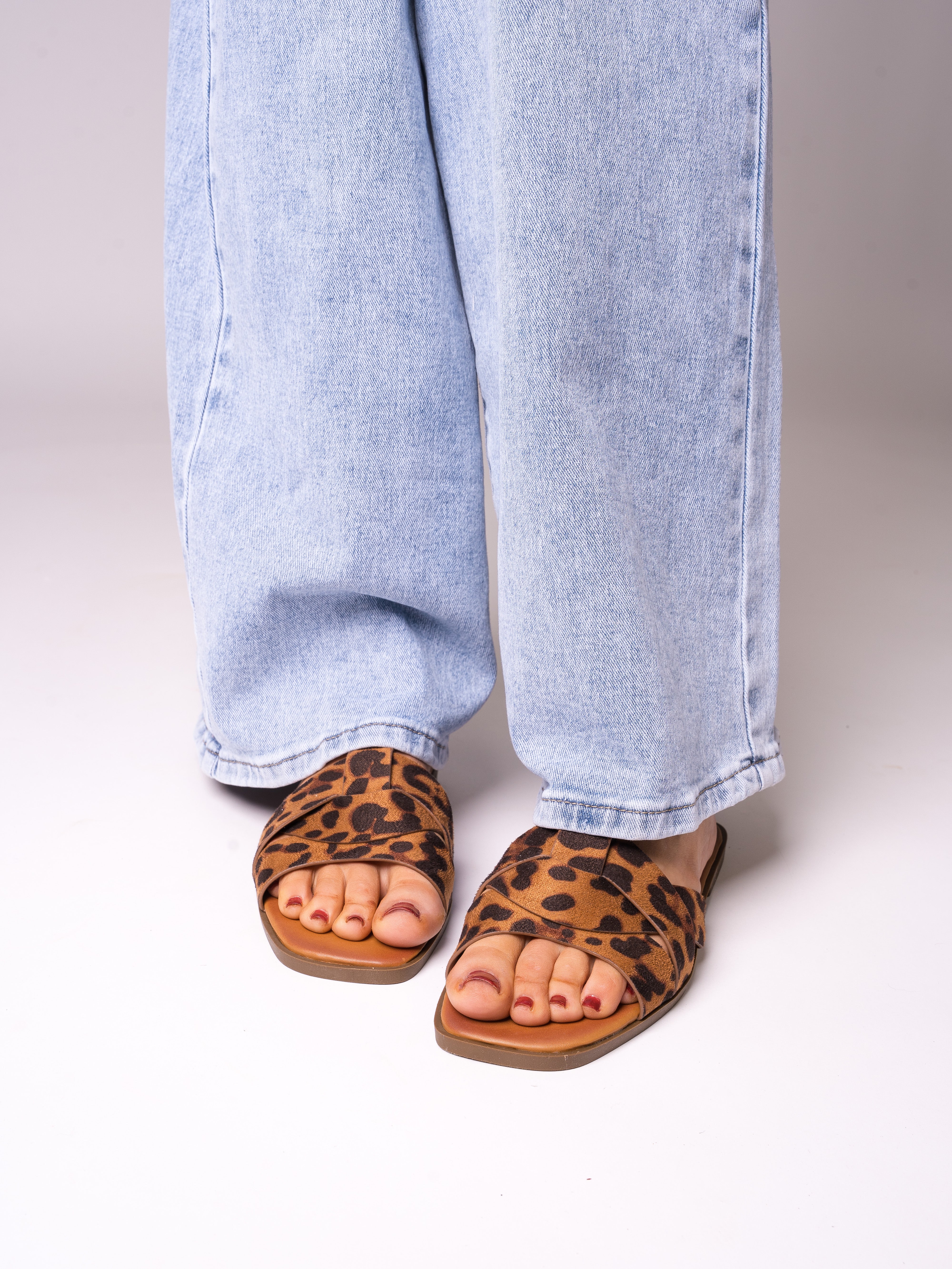 Twisted Slipper Sandalen Leo - Braun