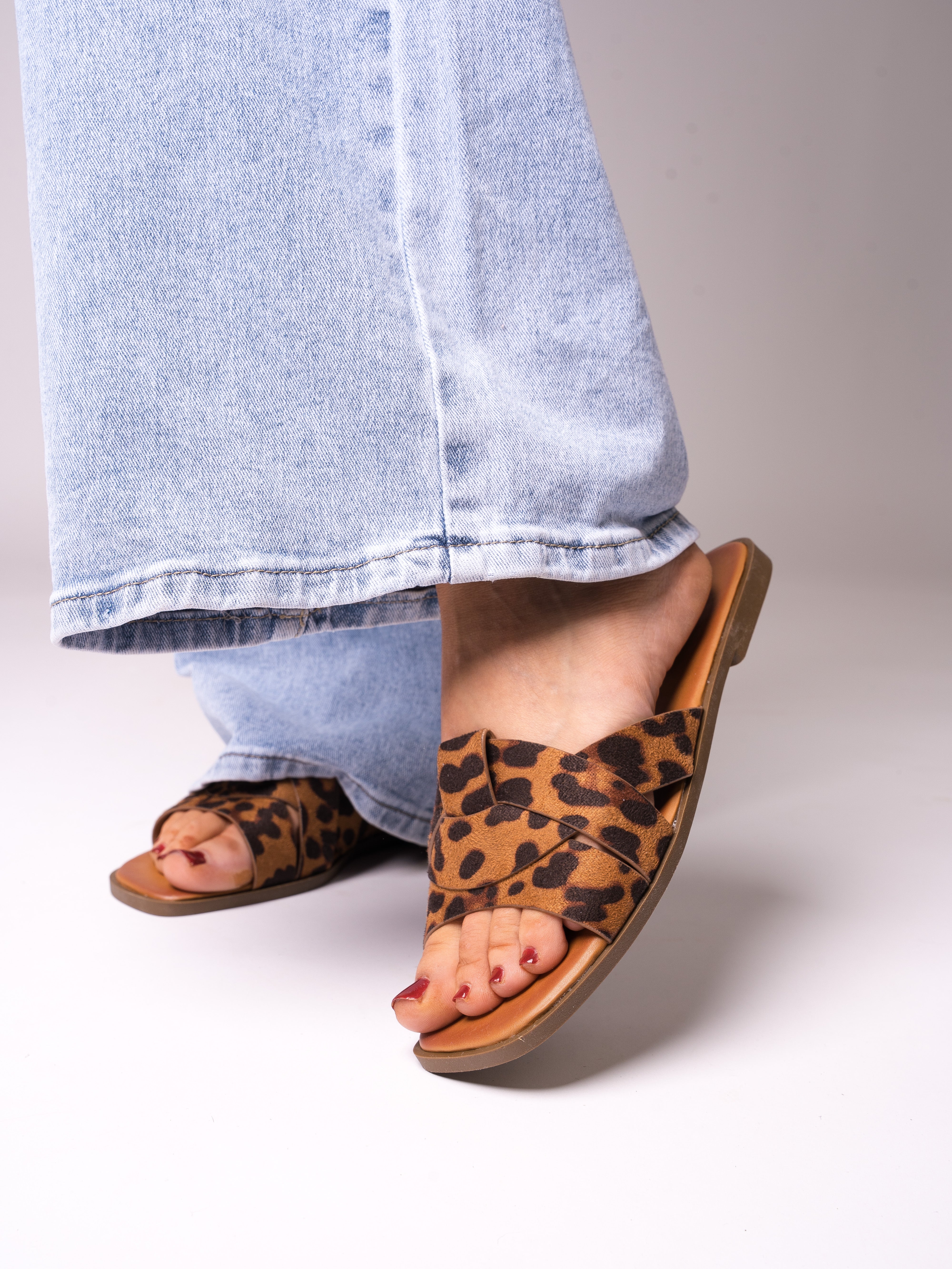 Twisted Slipper Sandalen Leo - Braun