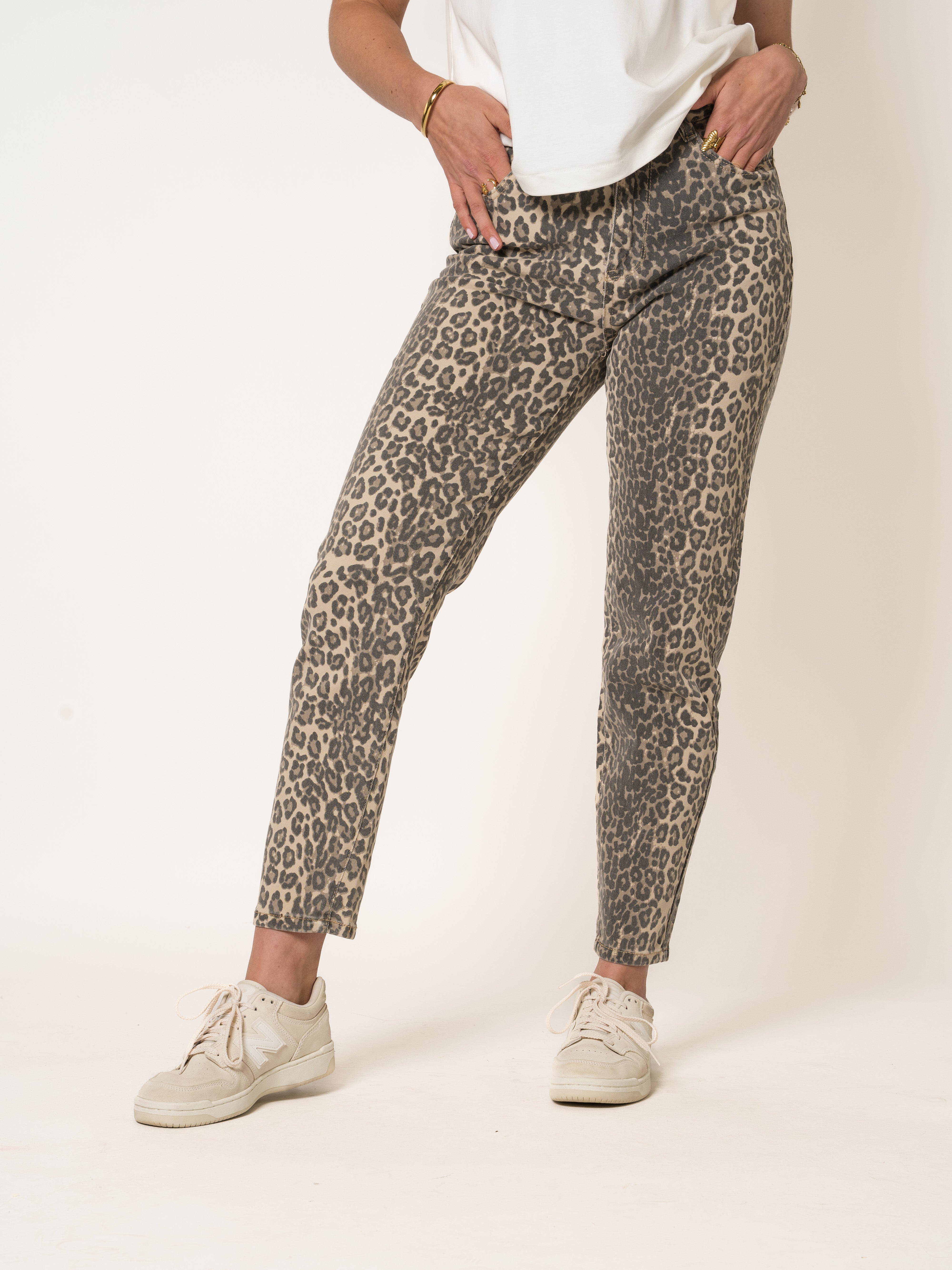 Mom Stretch Leo Jeans