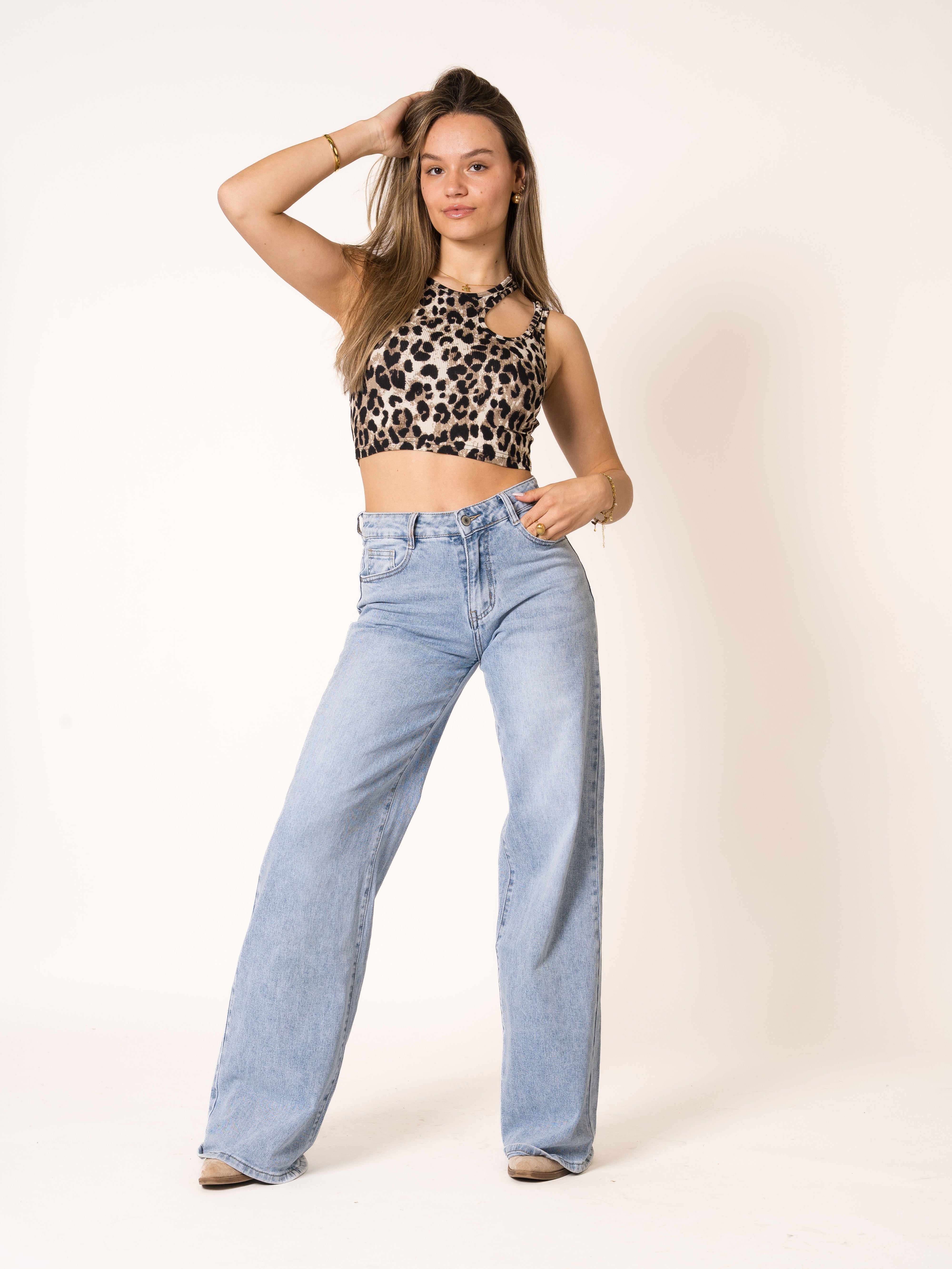 Cut Out Crop Top Leo