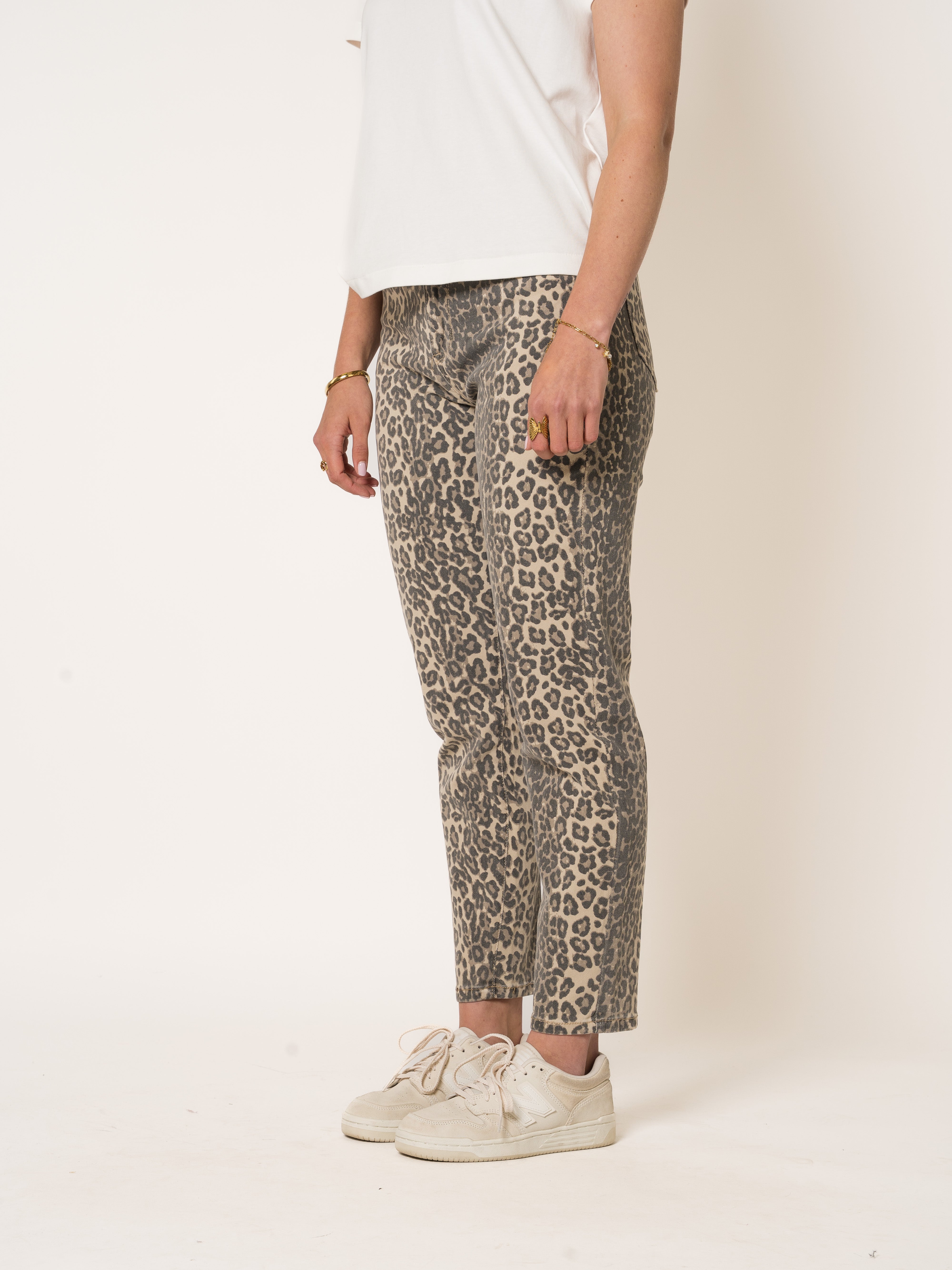 Mom Stretch Leo Jeans