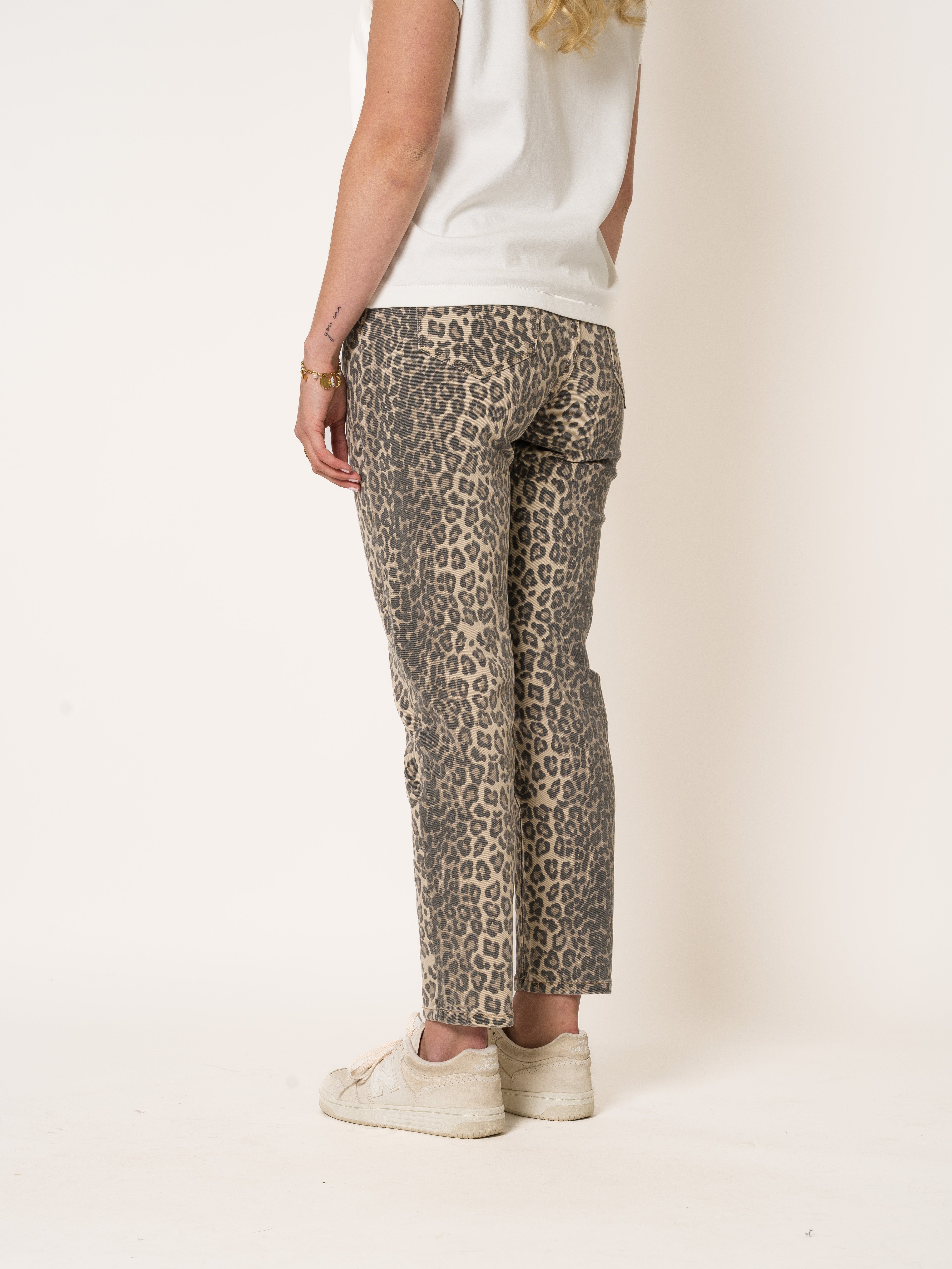 Mom Stretch Leo Jeans
