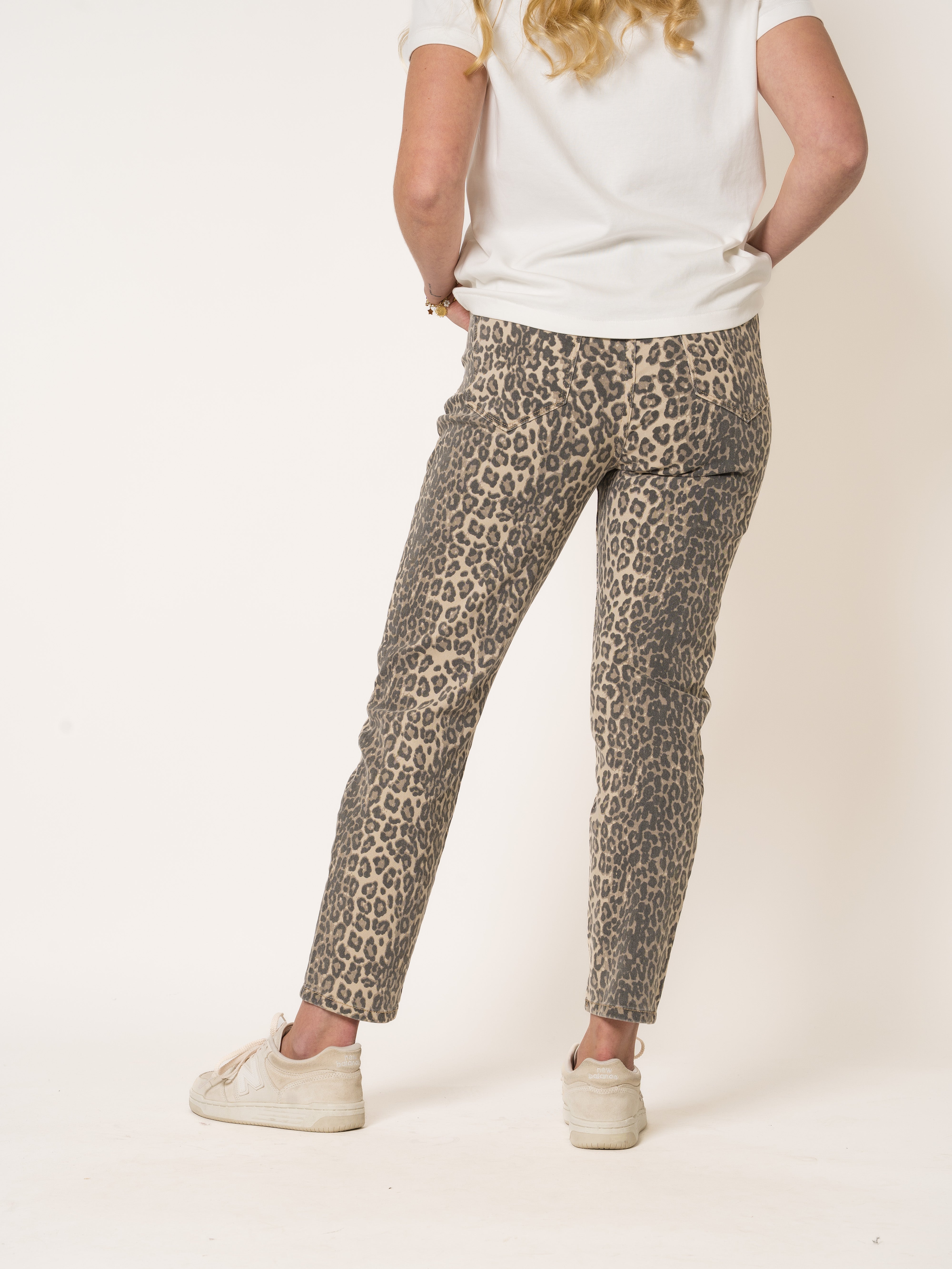 Mom Stretch Leo Jeans