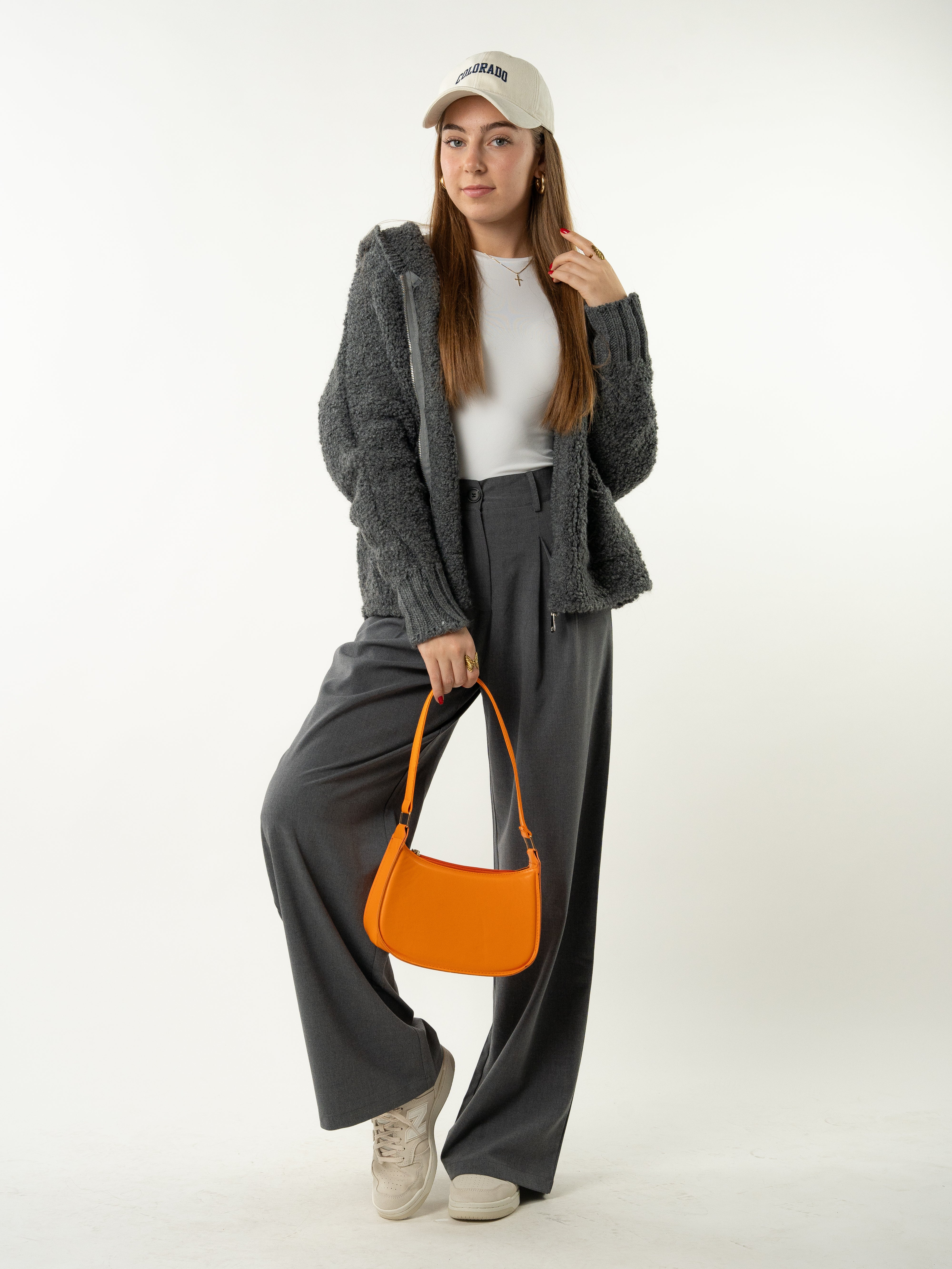 Fuzzy Feels Bouclé Strickjacke - Dunkelgrau