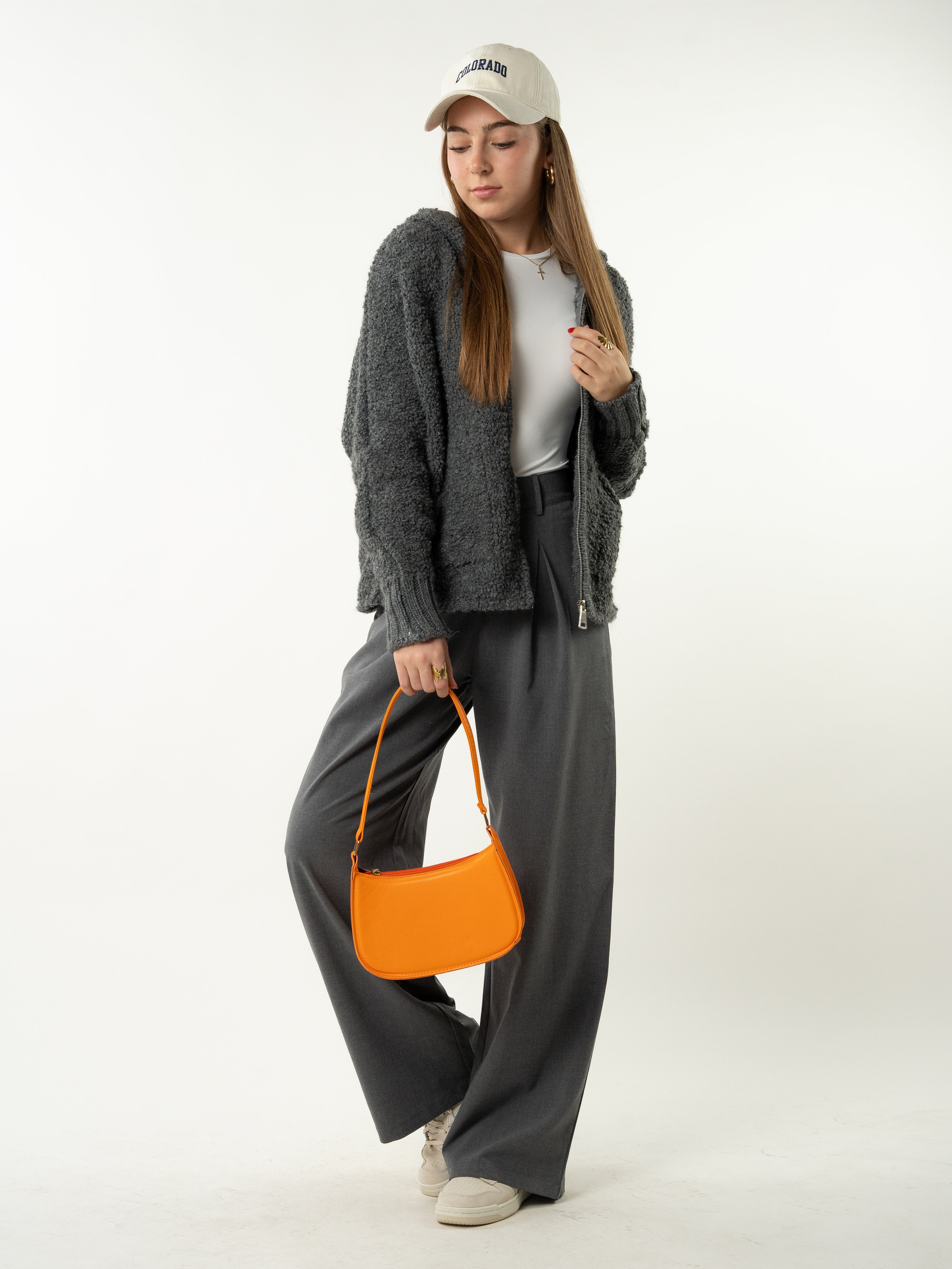 Fuzzy Feels Bouclé Strickjacke - Dunkelgrau