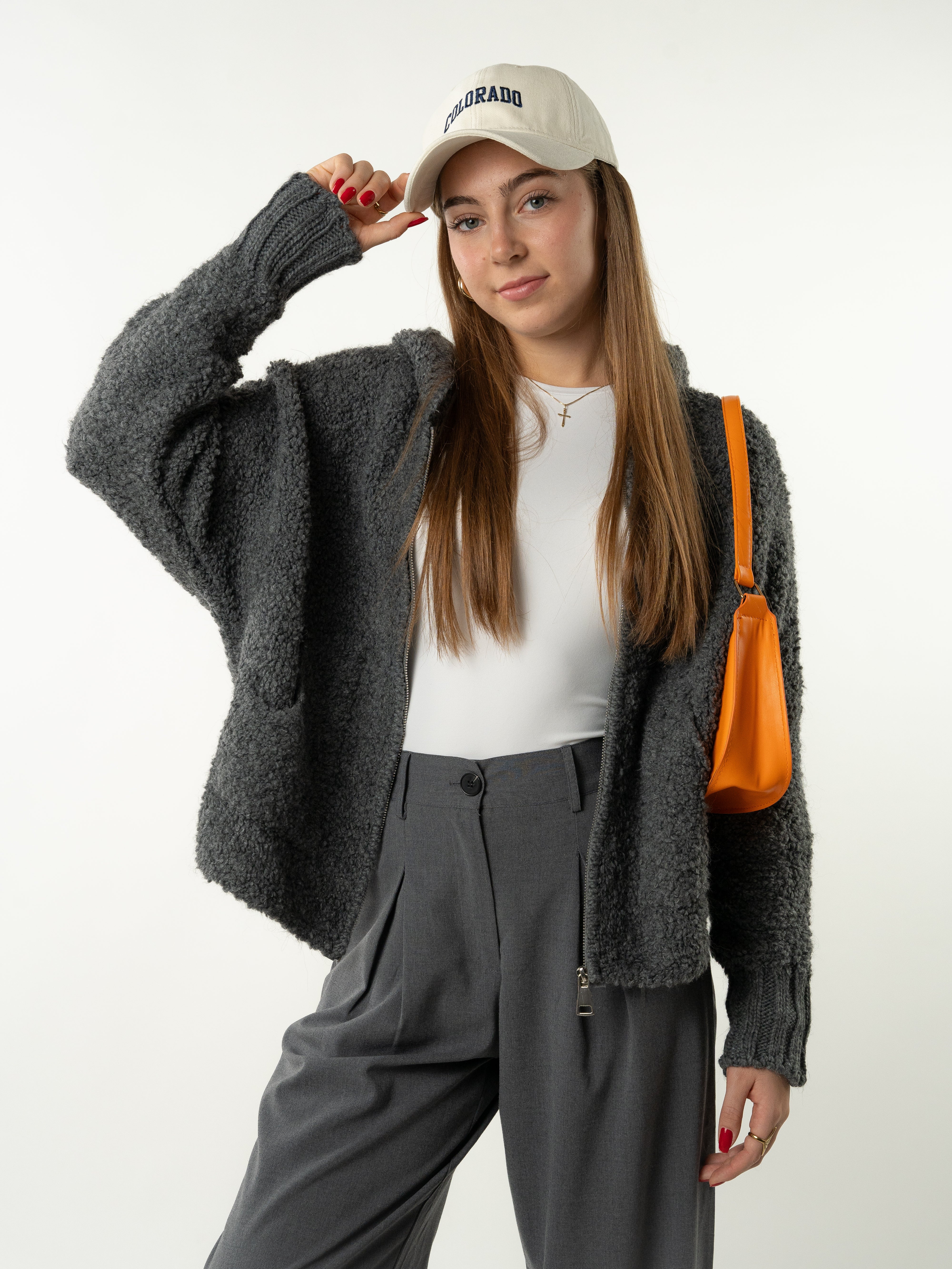 Fuzzy Feels Bouclé Strickjacke - Dunkelgrau