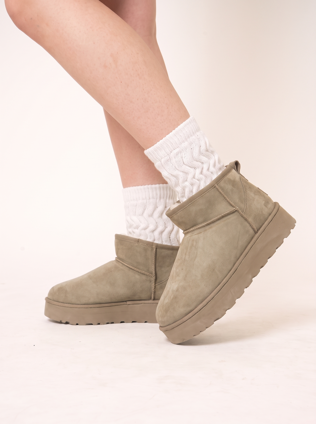 #Farbe_Khaki